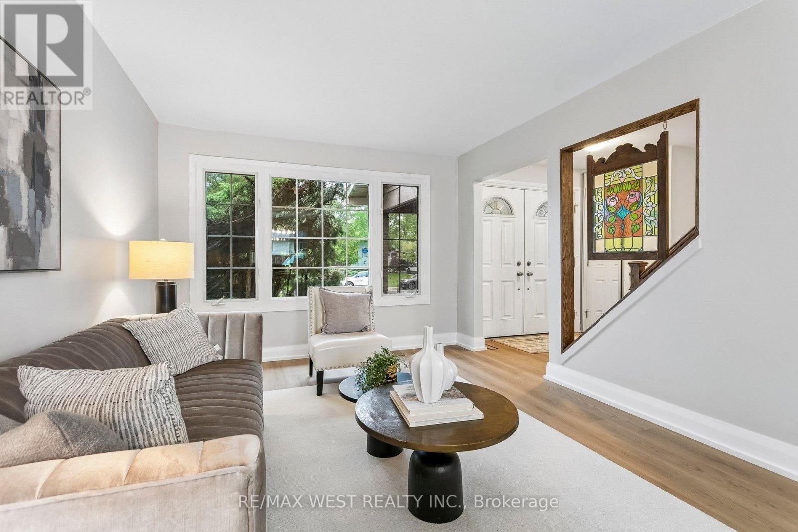 563 Joyce Boulevard, Milton, ON - Indoor Photo Showing Living Room