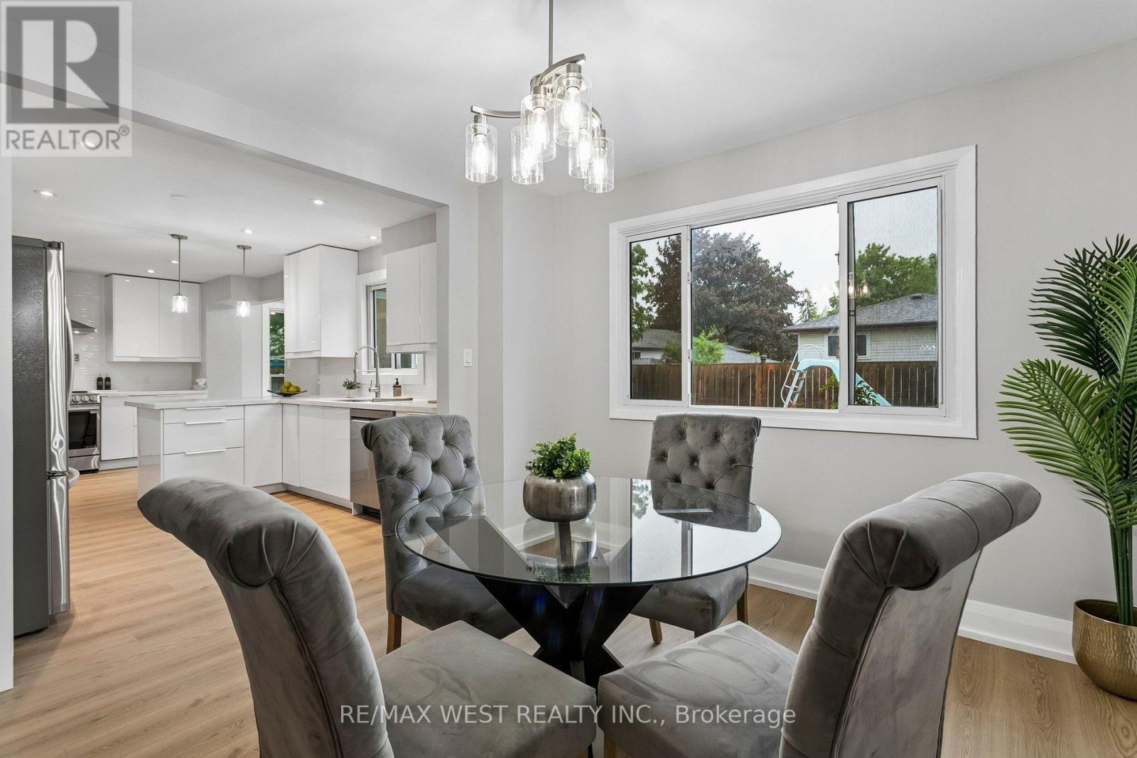 563 Joyce Boulevard, Milton, ON - Indoor Photo Showing Dining Room
