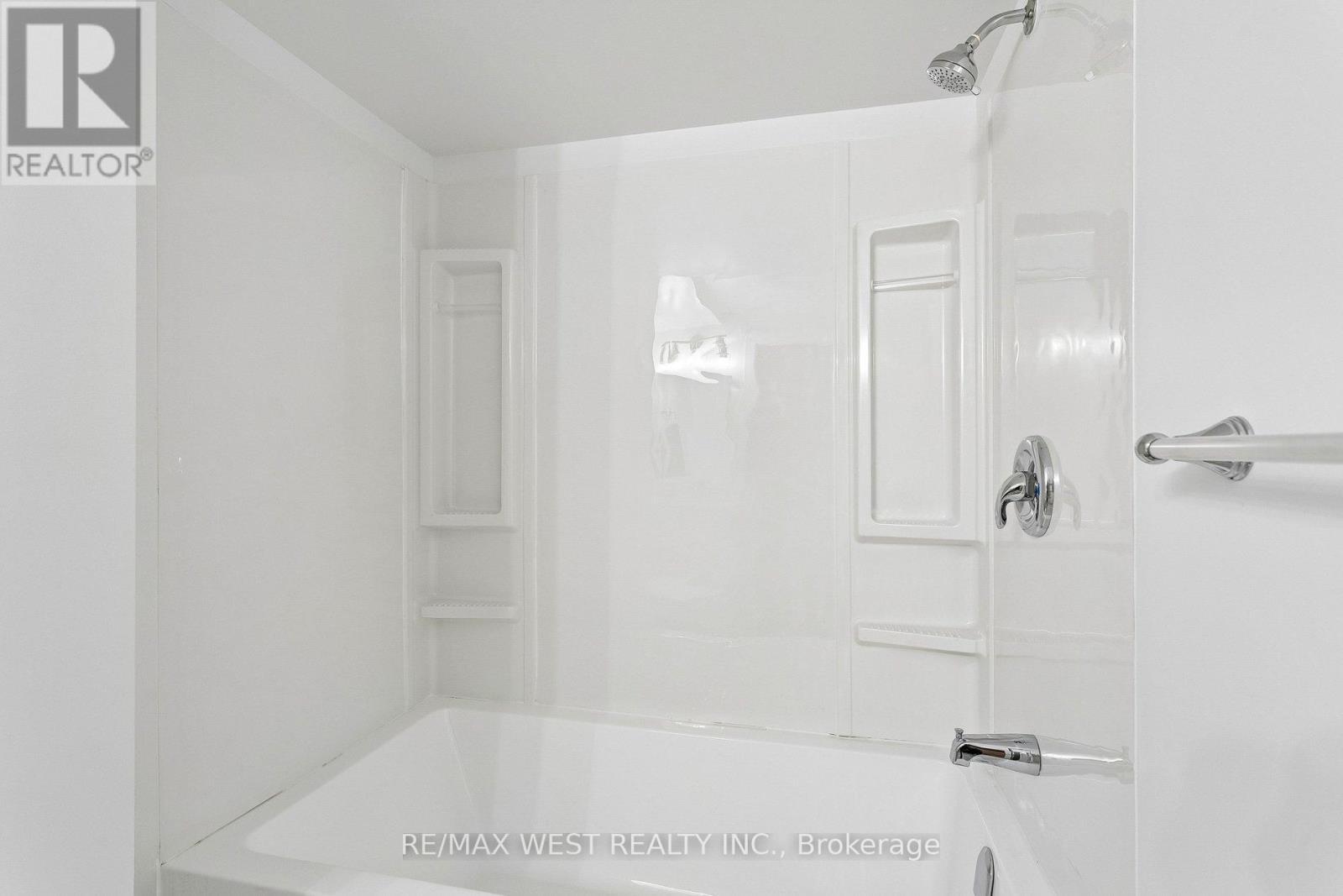 563 Joyce Boulevard, Milton, ON - Indoor Photo Showing Bathroom