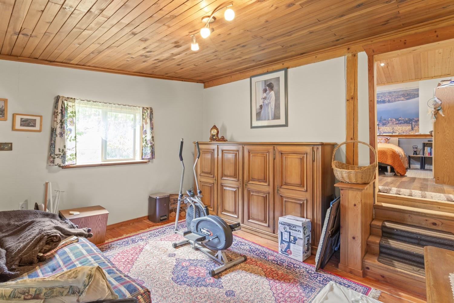 7046 Highway 3, Kitchener, BC - Indoor Photo Showing Other Room