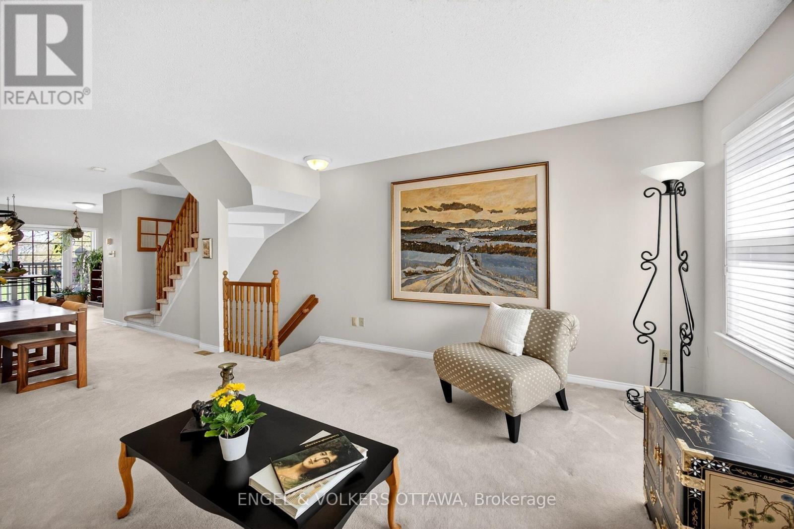 36 Brigadier Private, Ottawa, ON - Indoor Photo Showing Living Room