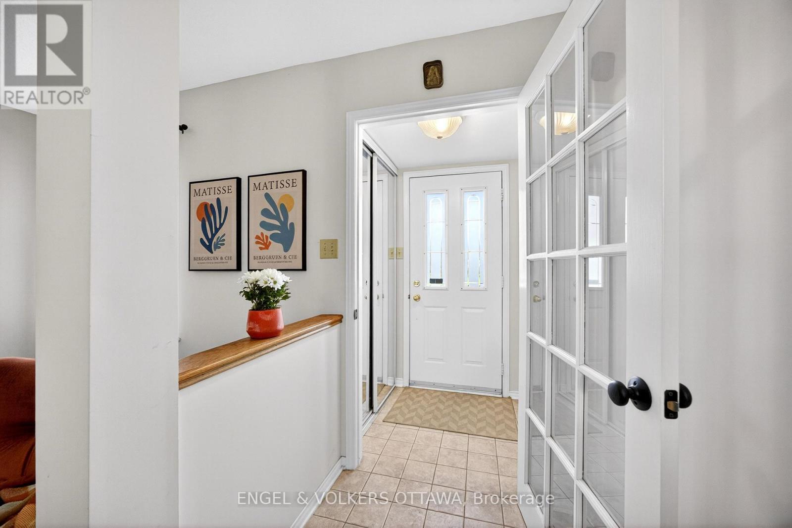36 Brigadier Private, Ottawa, ON - Indoor Photo Showing Other Room