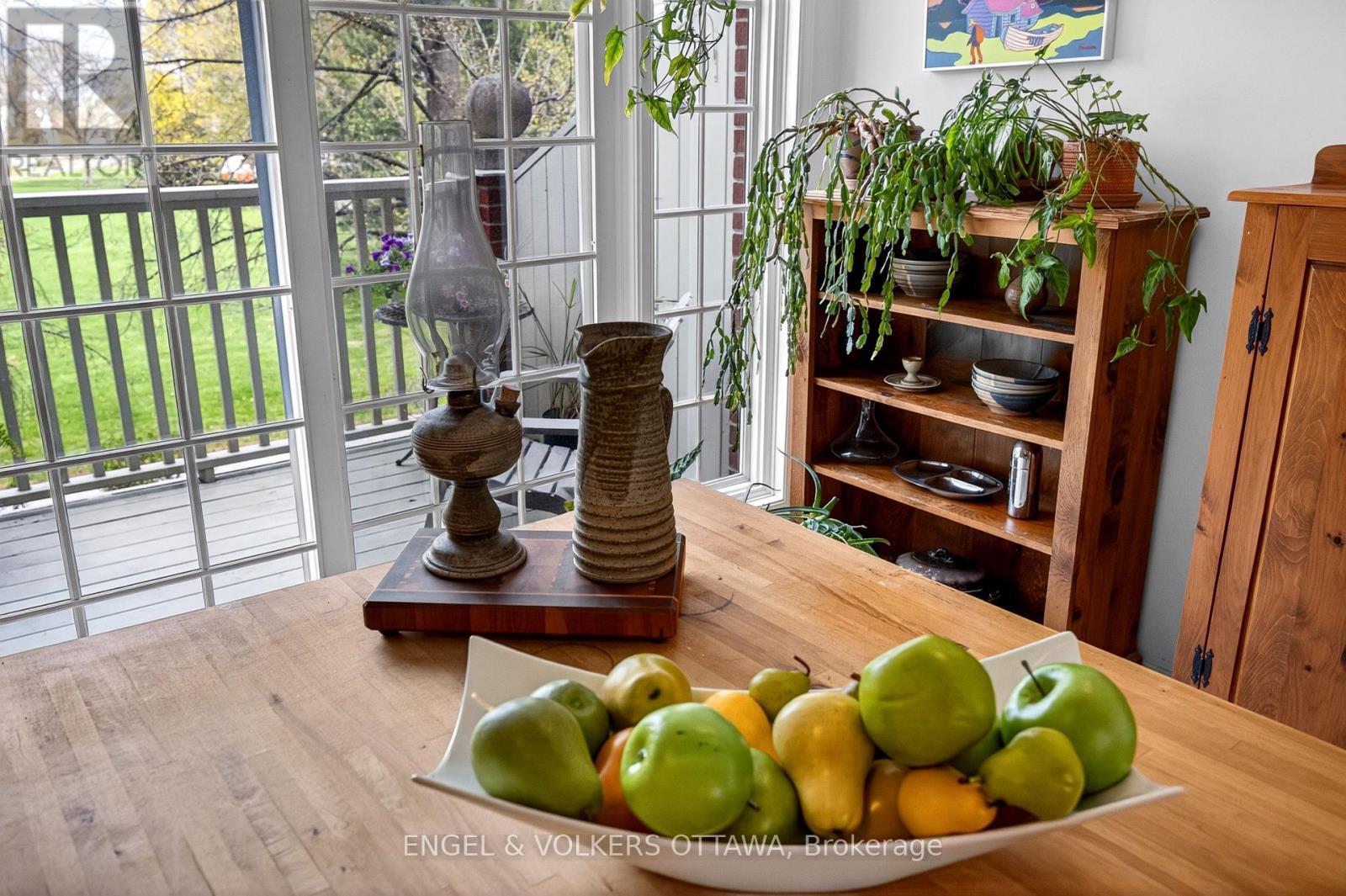 36 Brigadier Private, Ottawa, ON - Indoor Photo Showing Other Room
