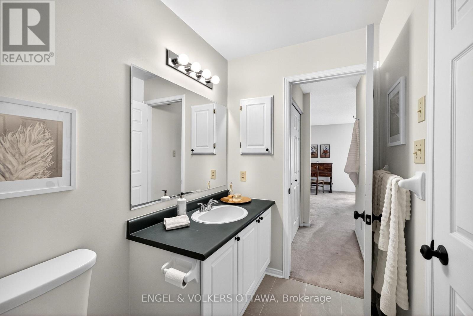 36 Brigadier Private, Ottawa, ON - Indoor Photo Showing Bathroom