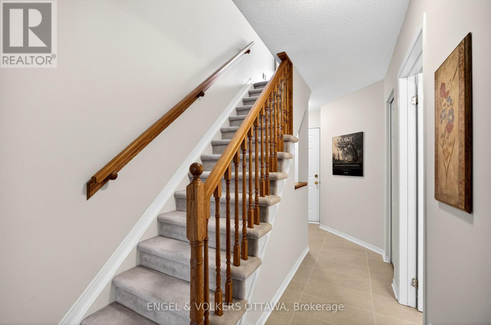 36 Brigadier Private, Ottawa, ON - Indoor Photo Showing Other Room