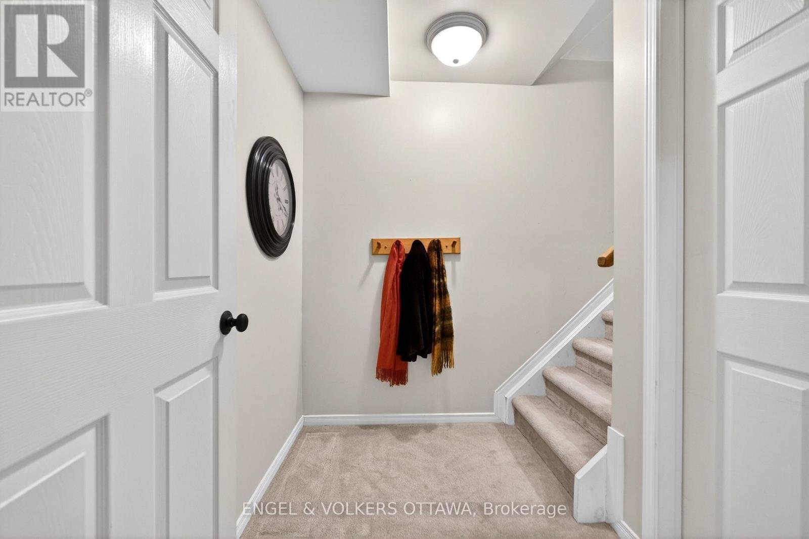 36 Brigadier Private, Ottawa, ON - Indoor Photo Showing Other Room