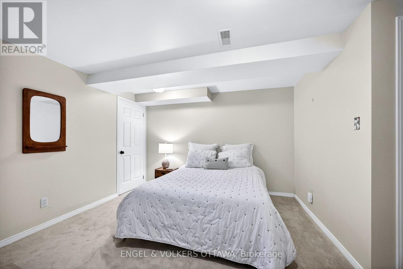 36 Brigadier Private, Ottawa, ON - Indoor Photo Showing Bedroom