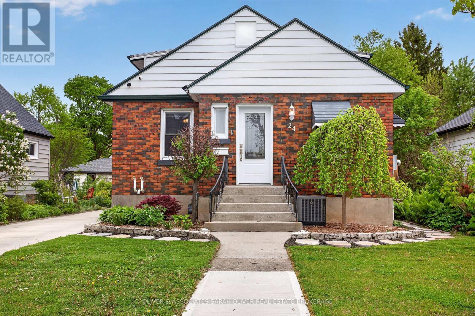 24 Third Avenue, St. Thomas, ON - Outdoor
