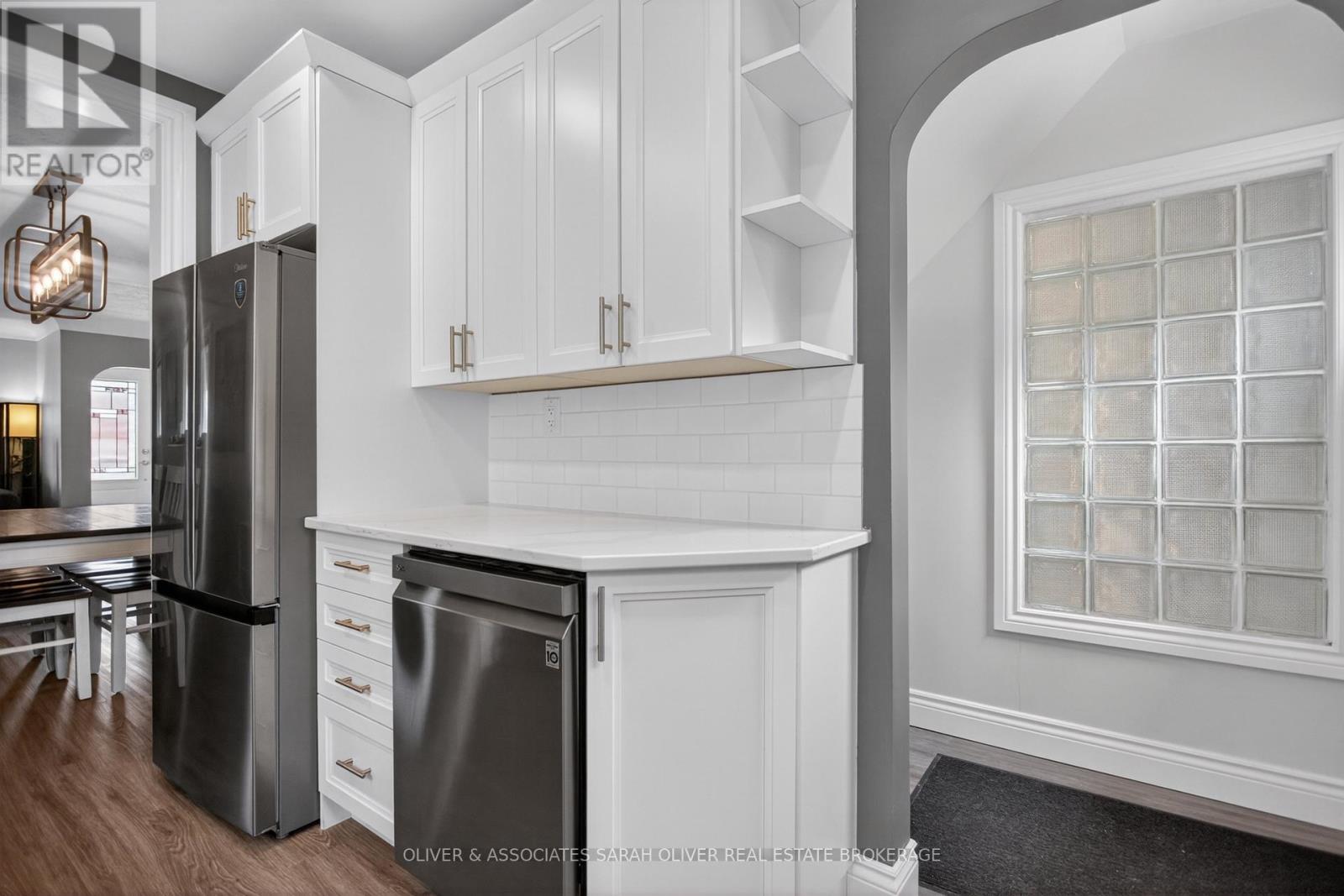 24 Third Avenue, St. Thomas, ON - Indoor Photo Showing Kitchen