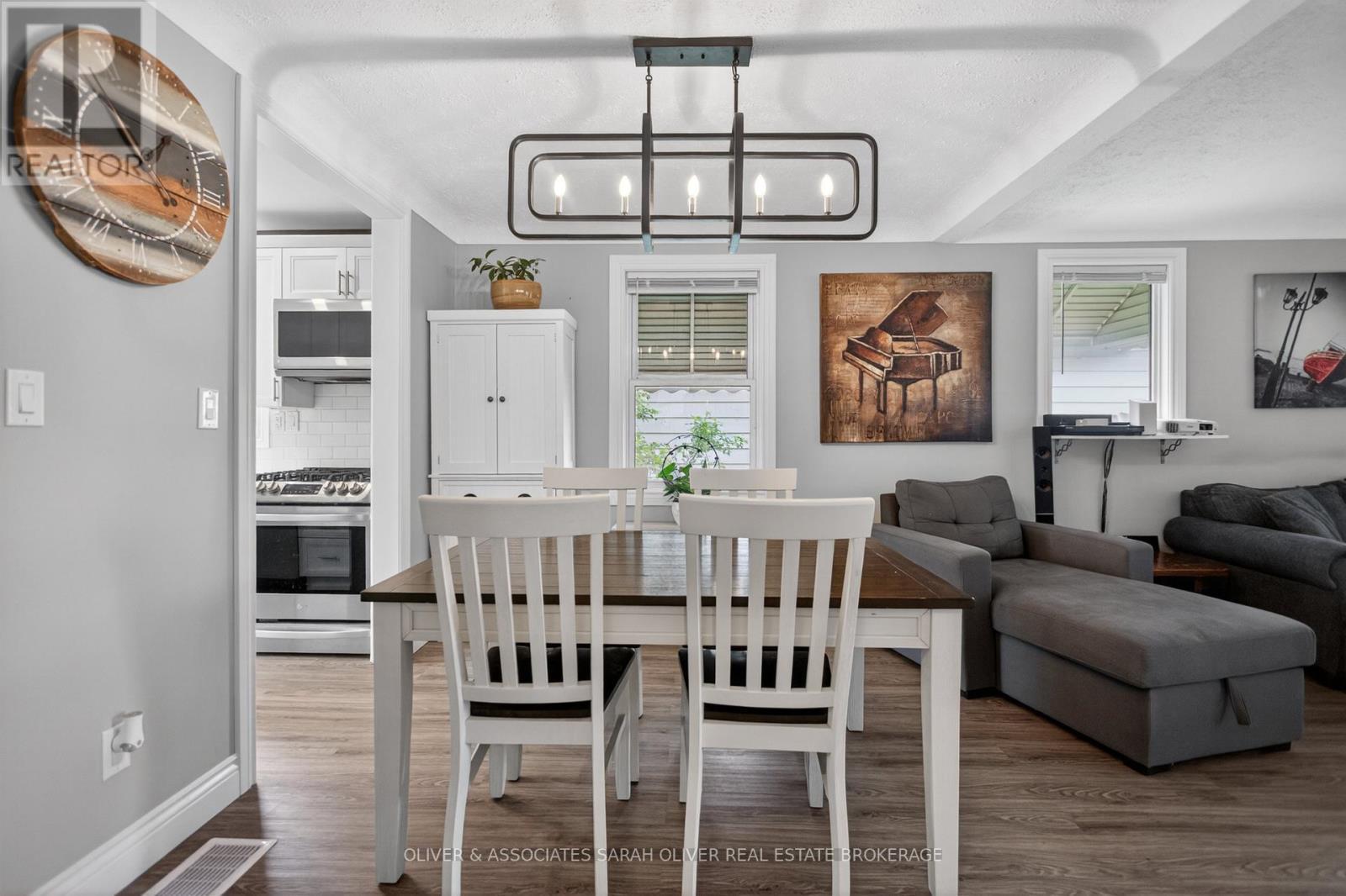 24 Third Avenue, St. Thomas, ON - Indoor Photo Showing Dining Room