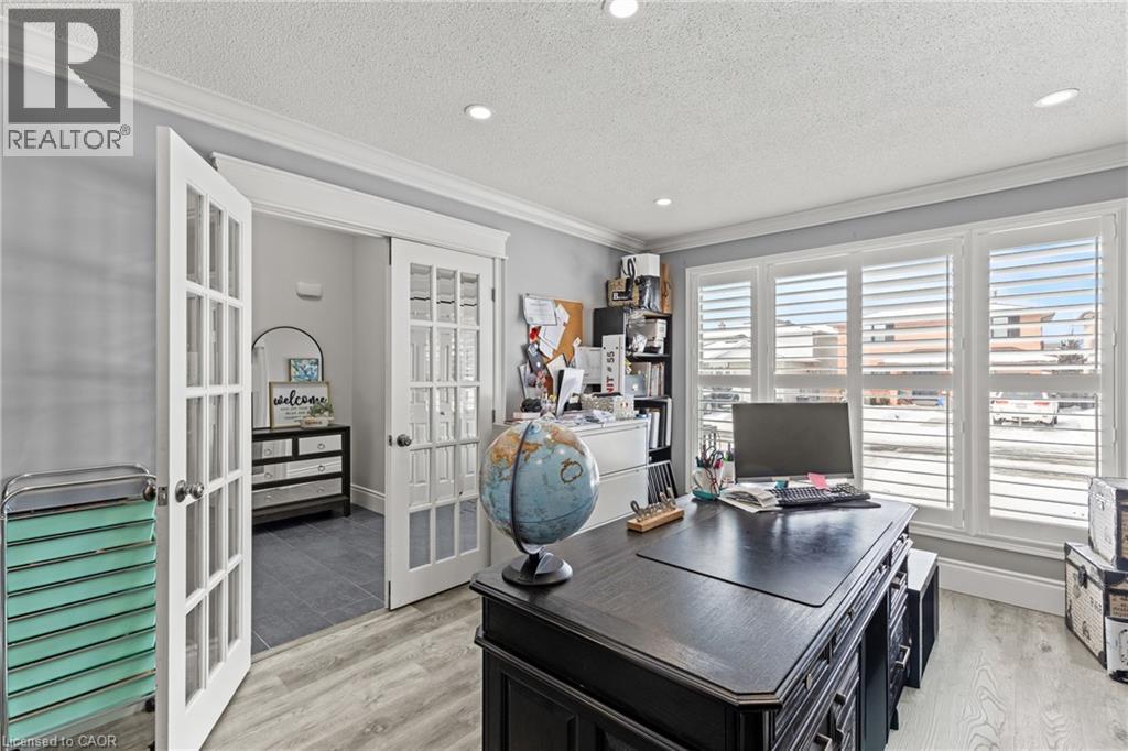 Room featuring wood-finish flooring, recessed lighting, and crown molding - 27 Barbara Court, Hamilton, ON - Indoor Photo Showing Office