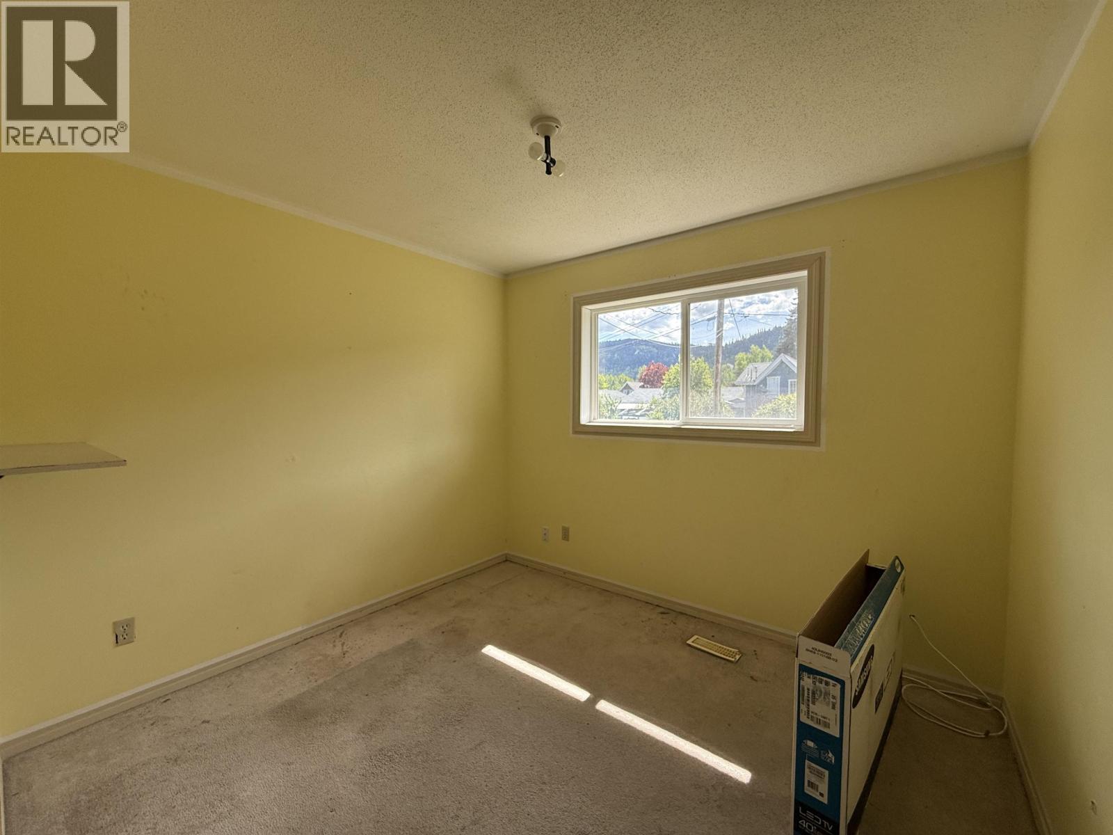 3677 First Avenue, Smithers, BC - Indoor Photo Showing Other Room
