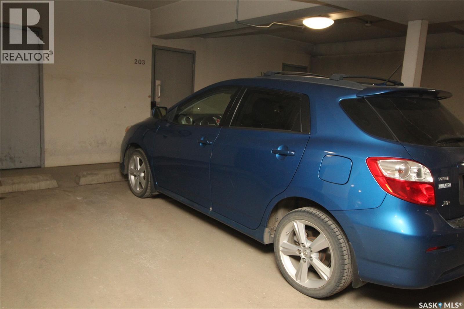 203 1008 Temperance Street, Saskatoon, SK - Indoor Photo Showing Garage