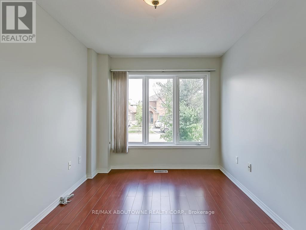 1310 Blanshard Drive, Burlington, ON - Indoor Photo Showing Other Room