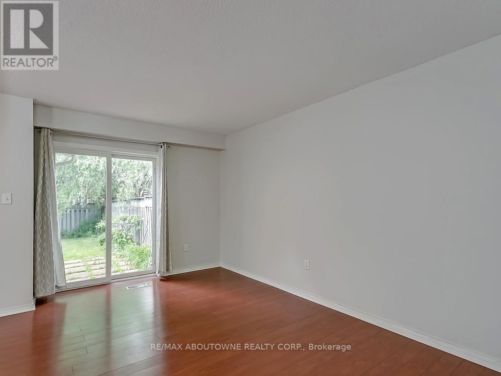 1310 Blanshard Drive, Burlington, ON - Indoor Photo Showing Other Room