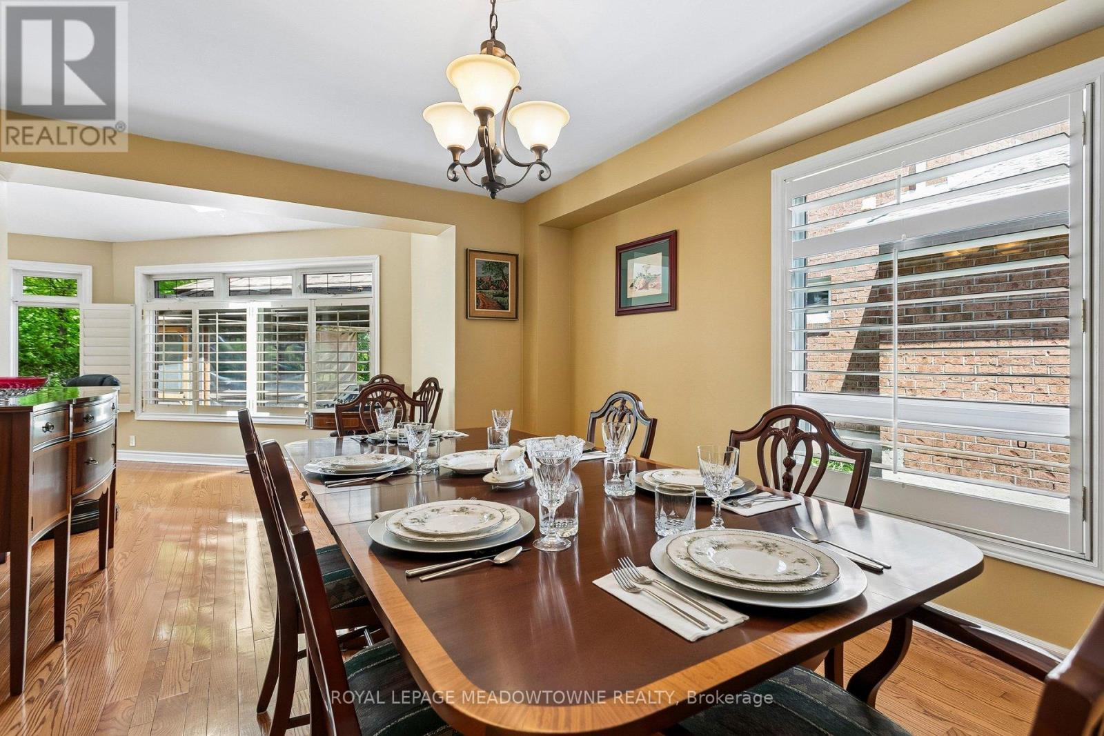 3170 Plum Tree Crescent, Mississauga, ON - Indoor Photo Showing Dining Room