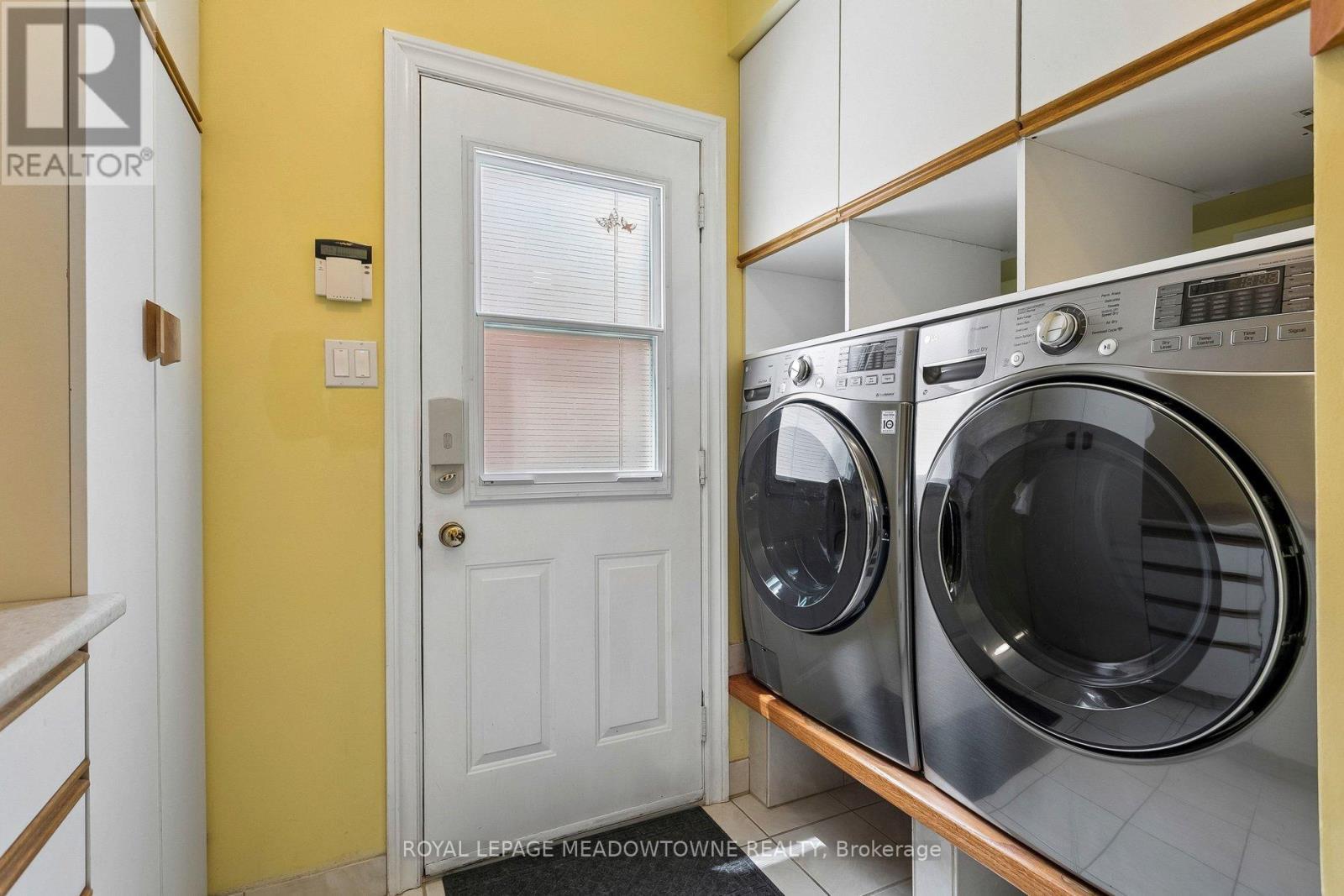3170 Plum Tree Crescent, Mississauga, ON - Indoor Photo Showing Laundry Room