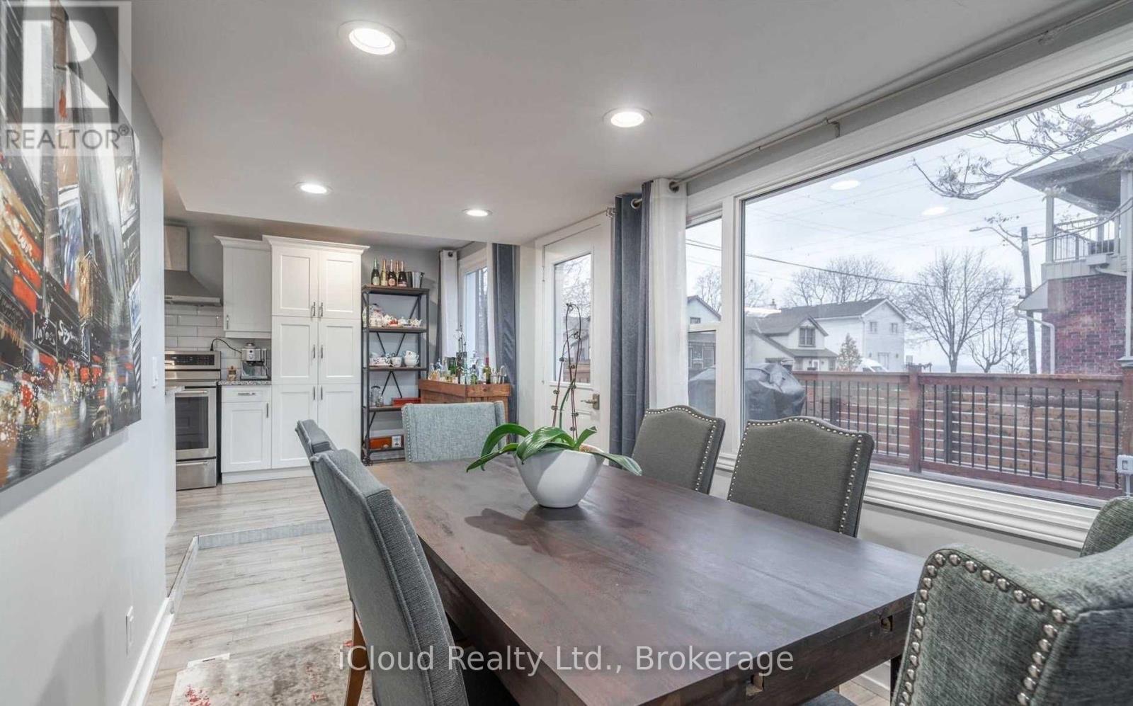 361 Beach Boulevard, Hamilton, ON - Indoor Photo Showing Dining Room