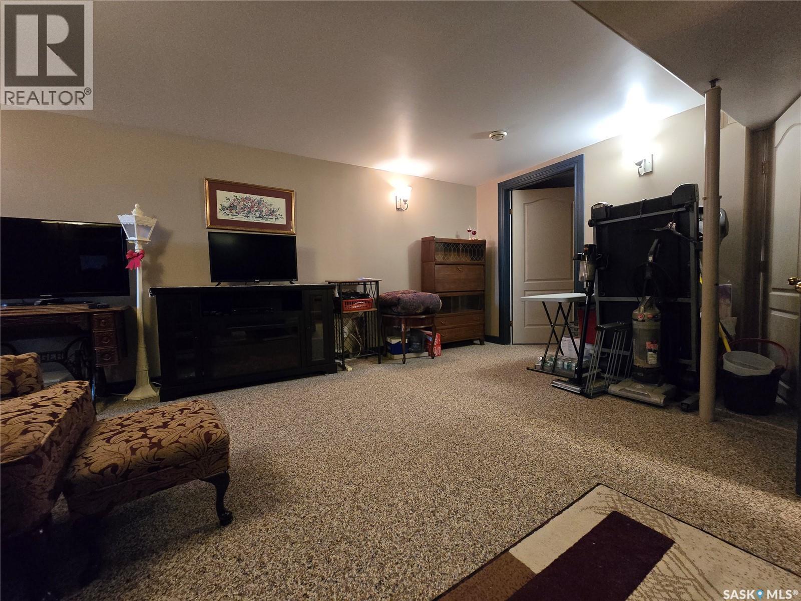 43 Assiniboia Avenue, Mctaggart, SK - Indoor