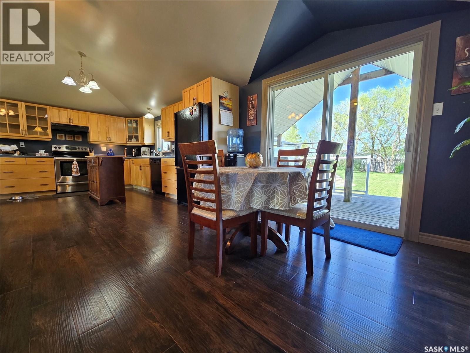 43 Assiniboia Avenue, Mctaggart, SK - Indoor Photo Showing Dining Room