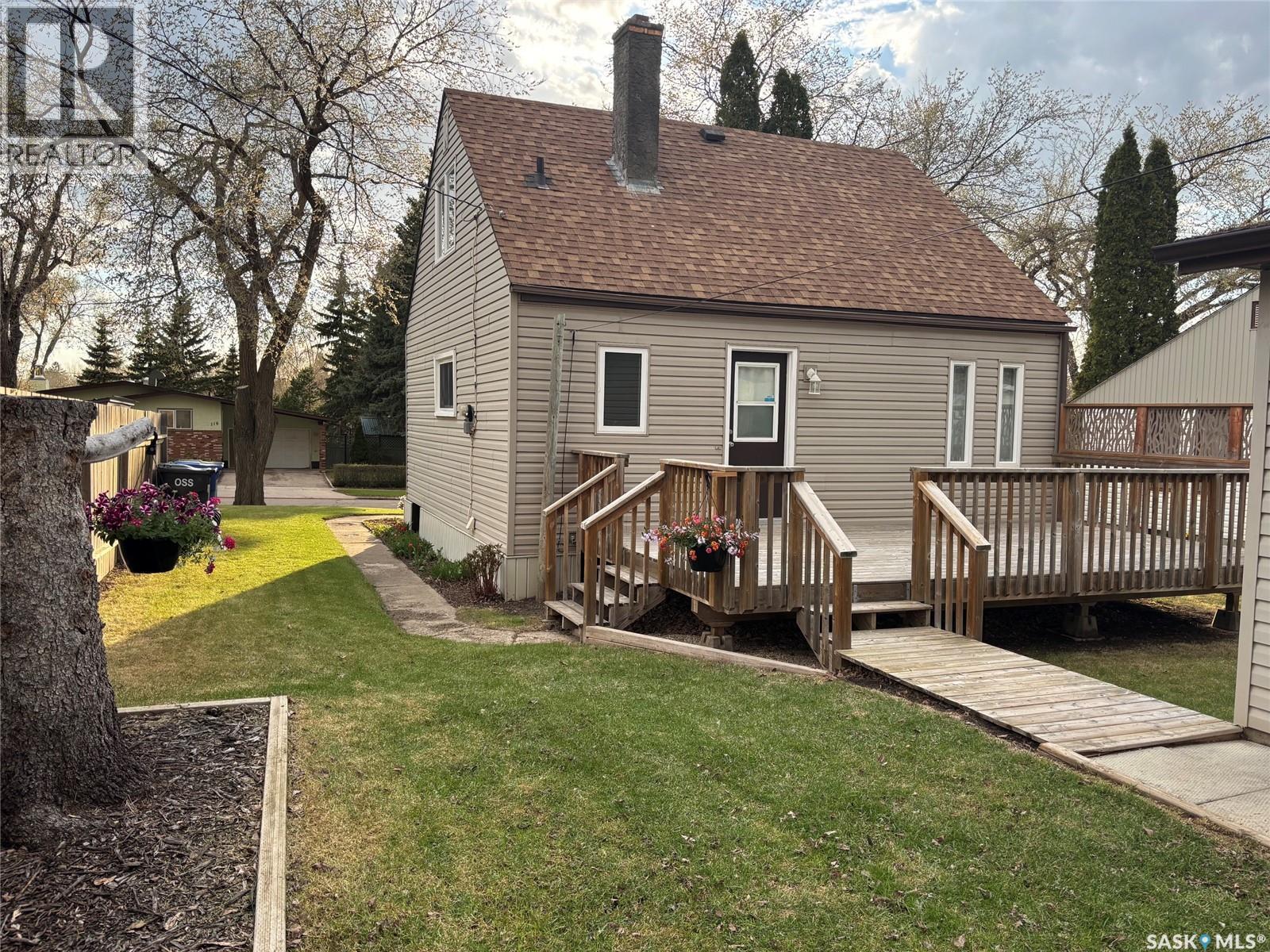 113 Laurier Avenue, Yorkton, SK - Outdoor With Deck Patio Veranda
