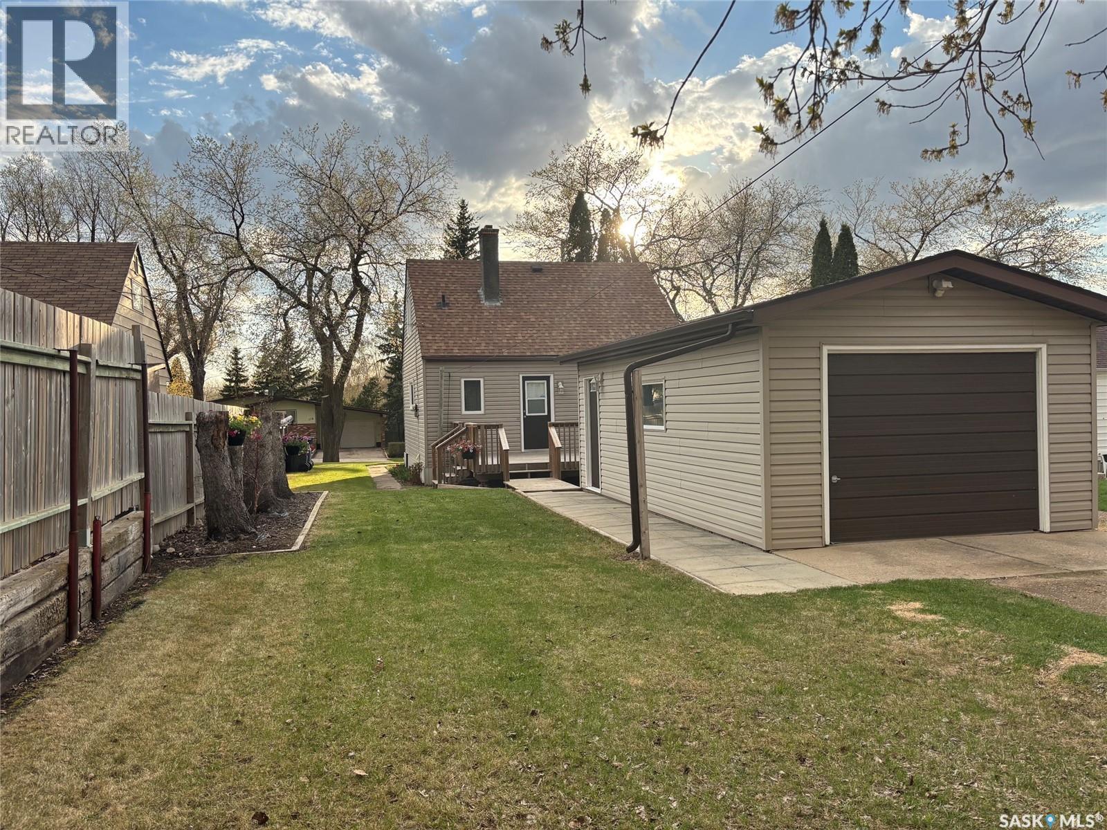 113 Laurier Avenue, Yorkton, SK - Outdoor
