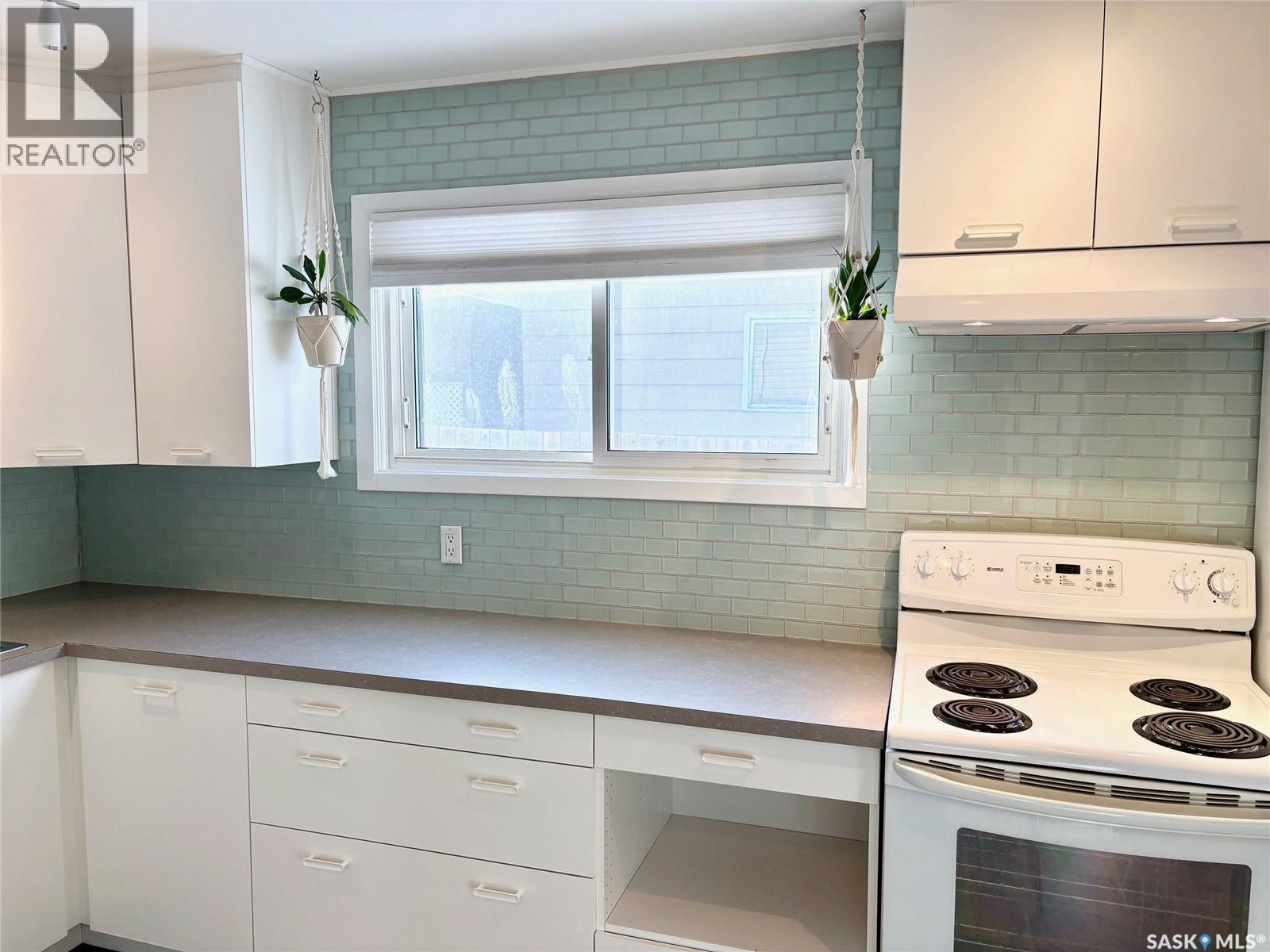 113 Laurier Avenue, Yorkton, SK - Indoor Photo Showing Kitchen