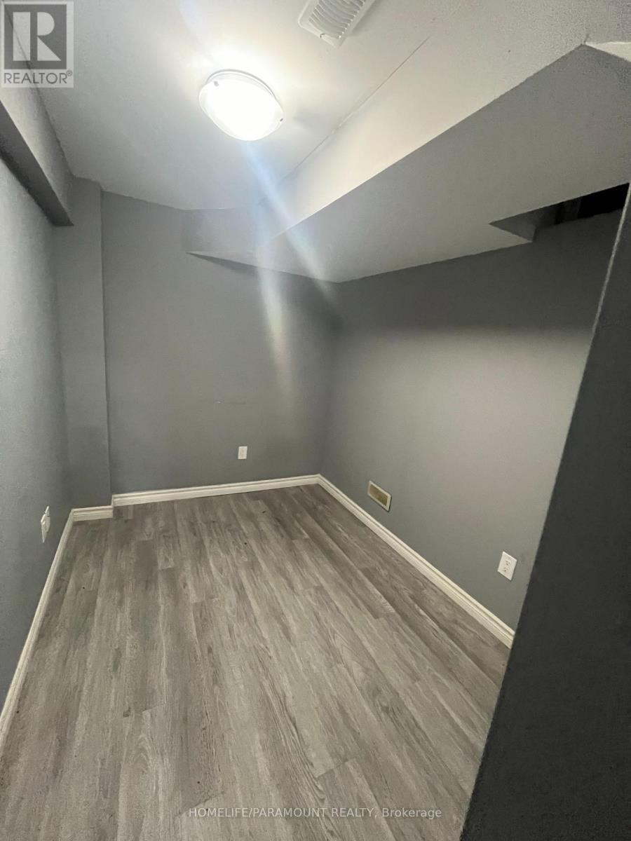 27 Lonestar Crescent, Brampton, ON - Indoor Photo Showing Other Room