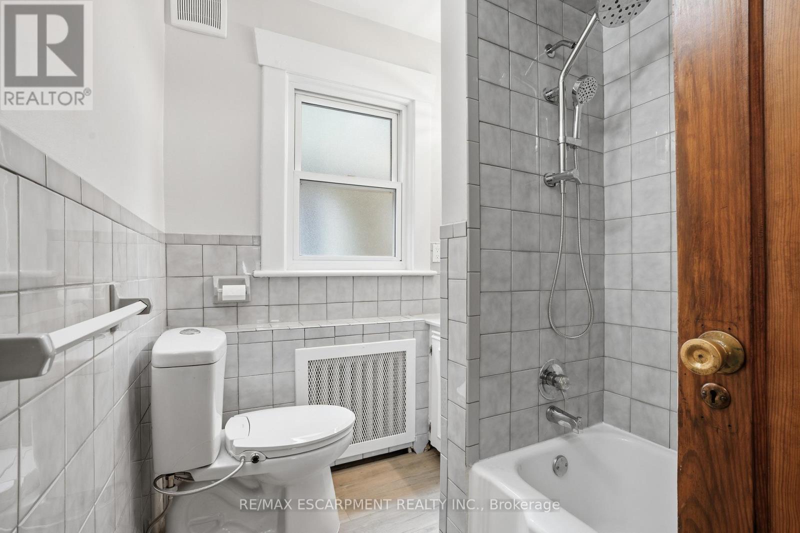 167 Balmoral Avenue, Hamilton, ON - Indoor Photo Showing Bathroom