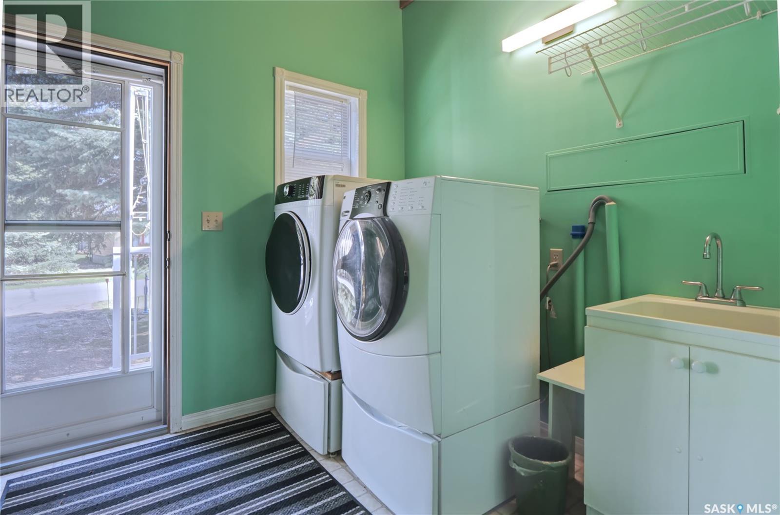 20 Mainprize Bay, Maple Bush Rm No. 224, SK - Indoor Photo Showing Laundry Room