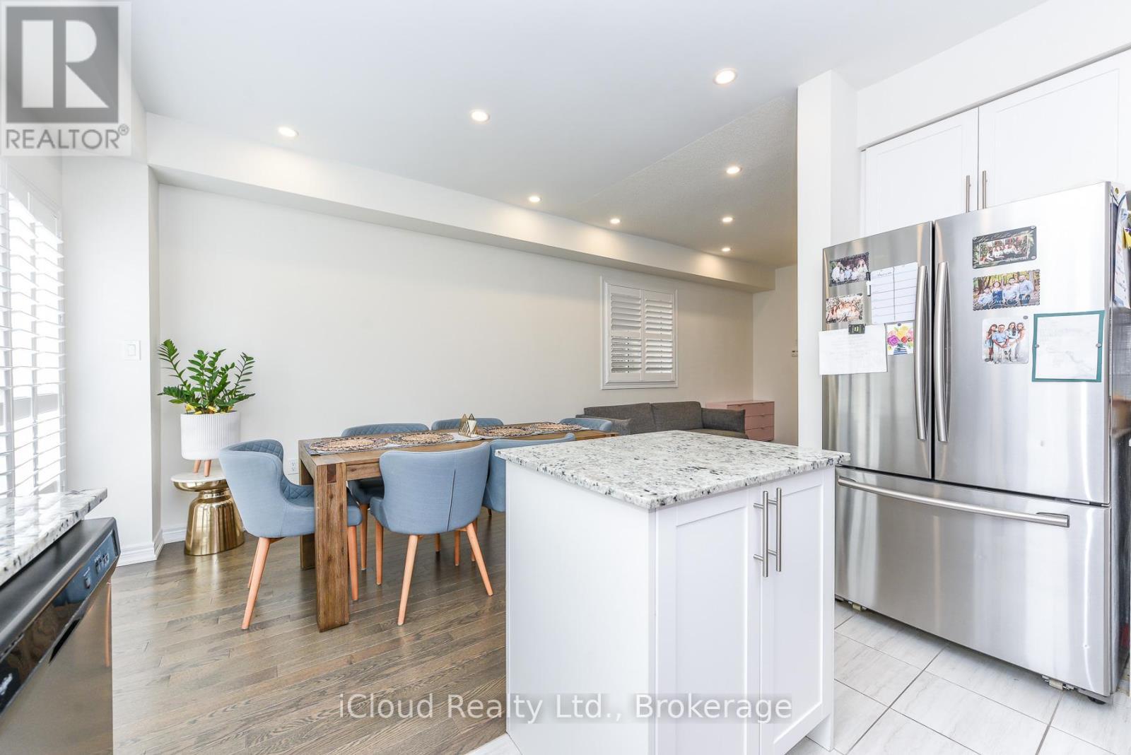 3958 Leonardo Street, Burlington, ON - Indoor