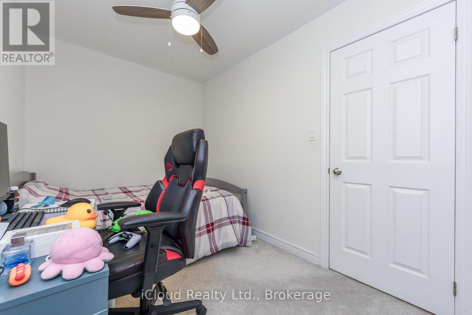 3958 Leonardo Street, Burlington, ON - Indoor Photo Showing Bedroom