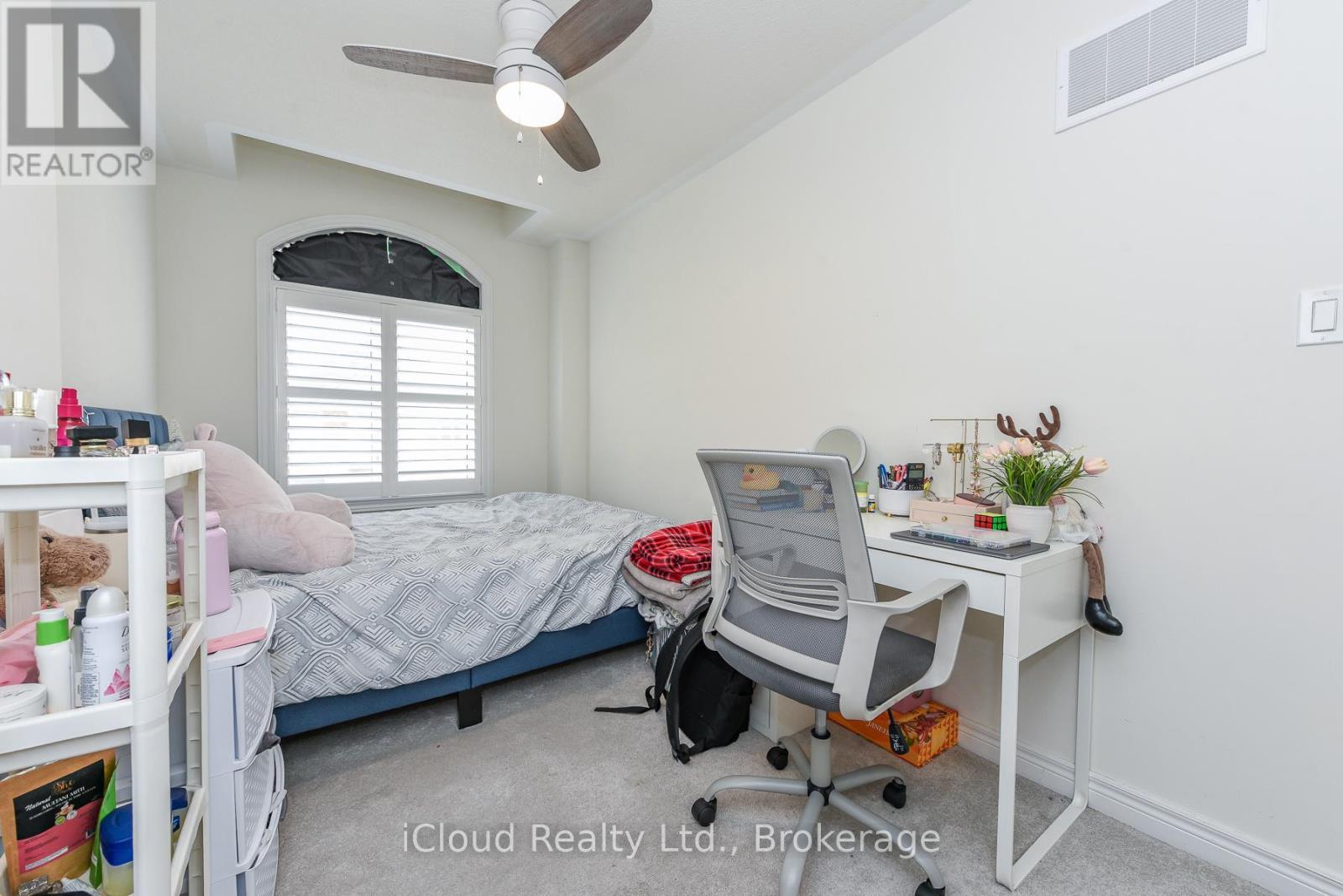 3958 Leonardo Street, Burlington, ON - Indoor Photo Showing Bedroom
