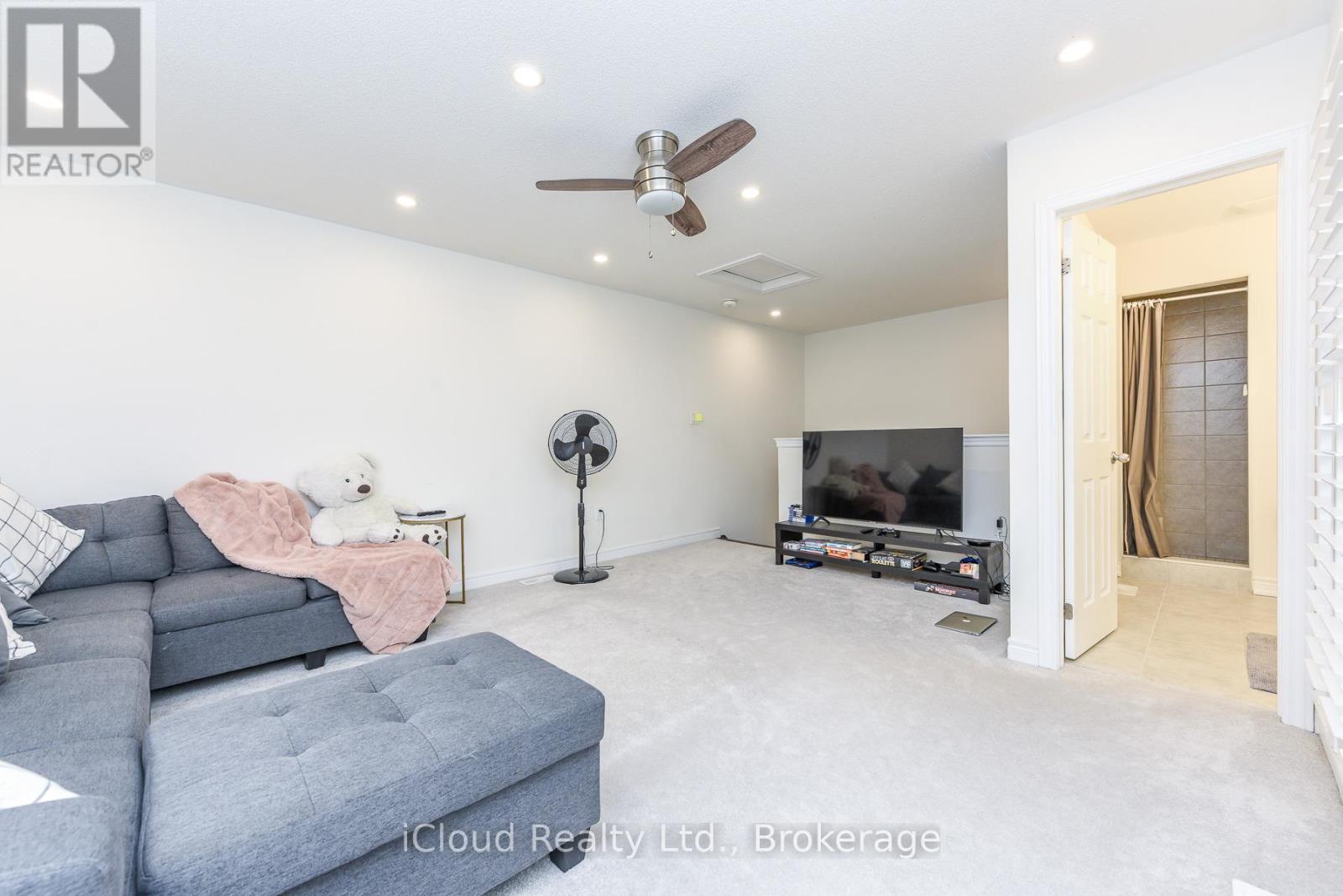 3958 Leonardo Street, Burlington, ON - Indoor