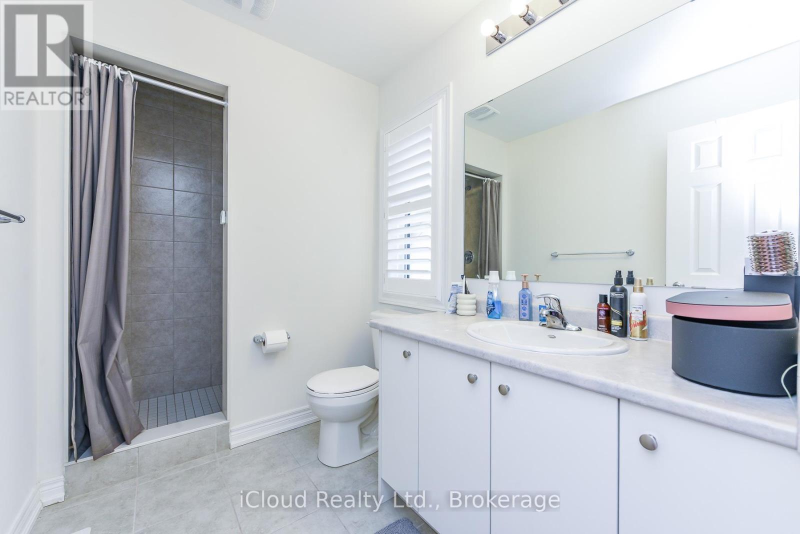 3958 Leonardo Street, Burlington, ON - Indoor Photo Showing Bathroom