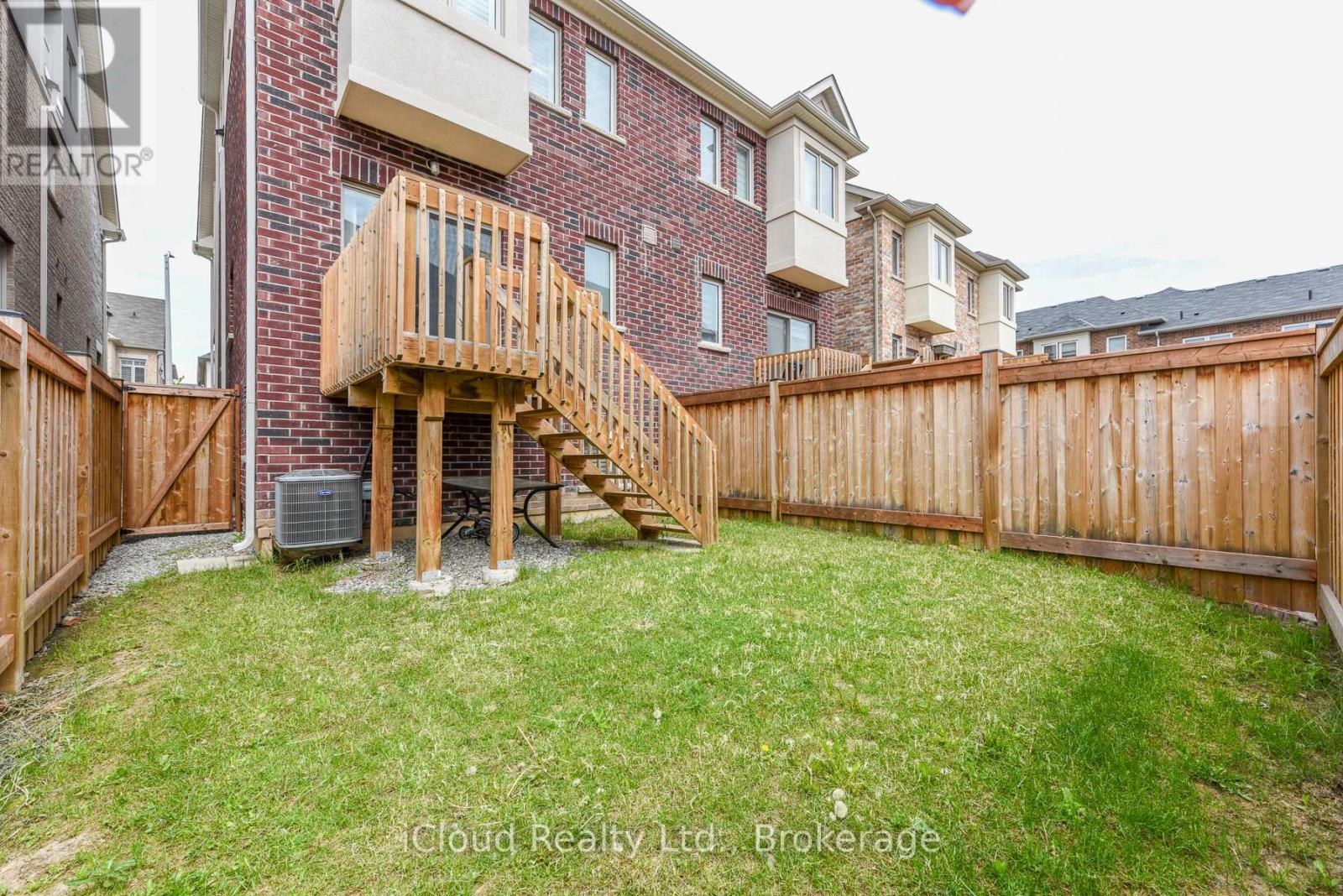 3958 Leonardo Street, Burlington, ON - Outdoor