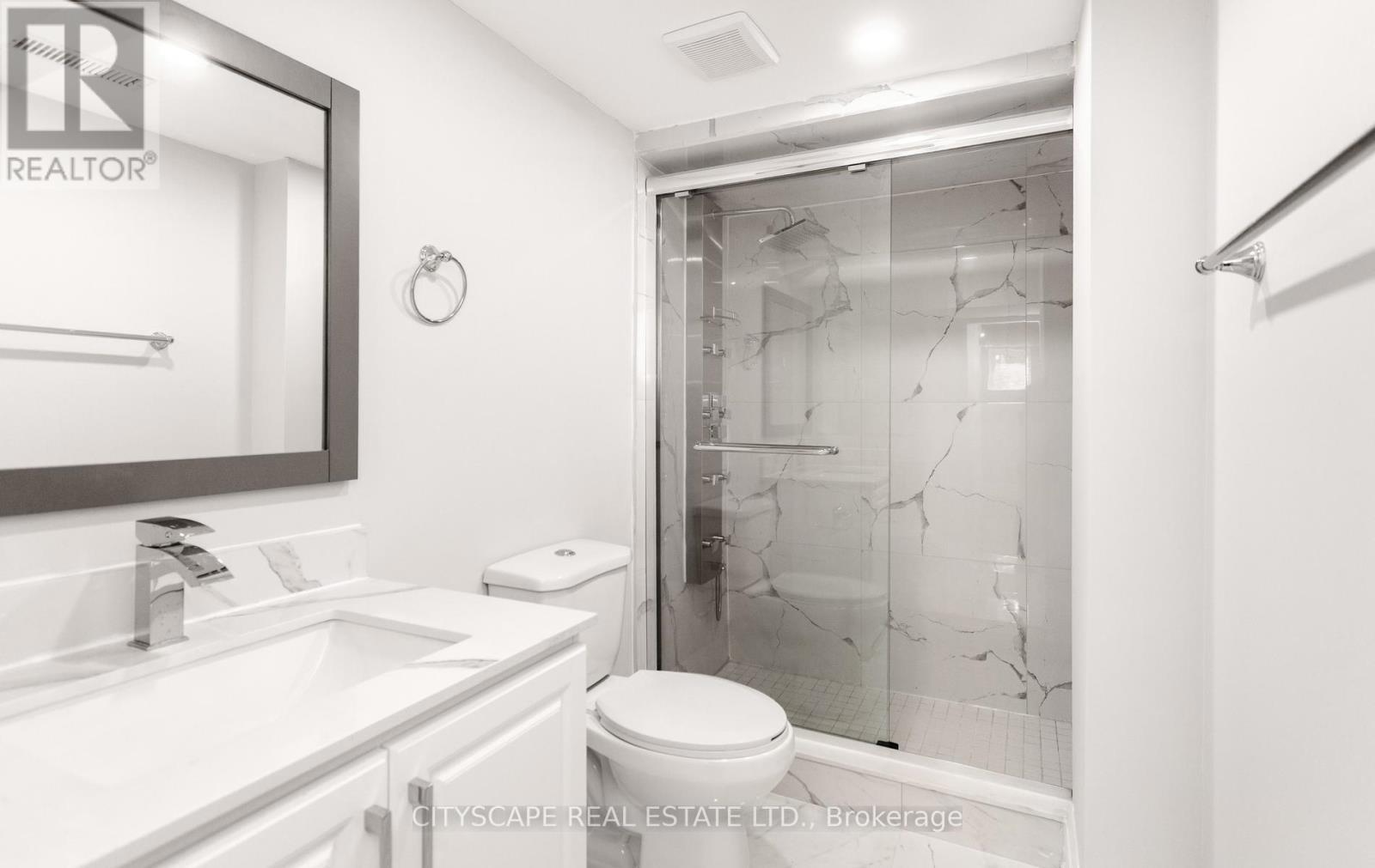 446 Argyle Street, Cambridge, ON - Indoor Photo Showing Bathroom