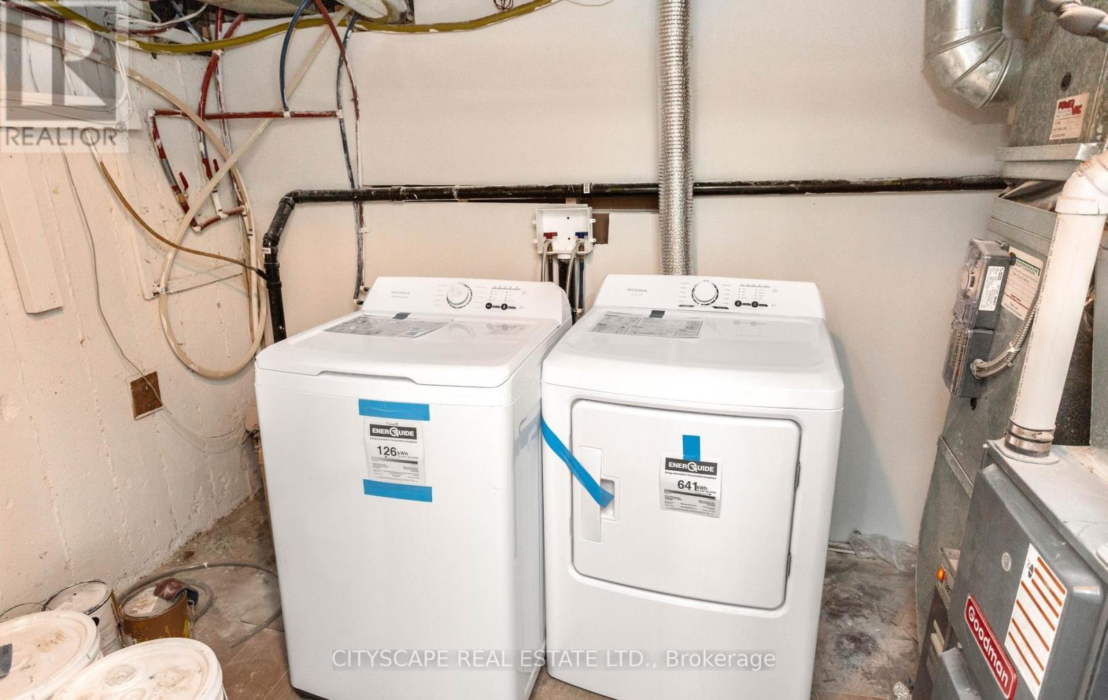 446 Argyle Street, Cambridge, ON - Indoor Photo Showing Laundry Room