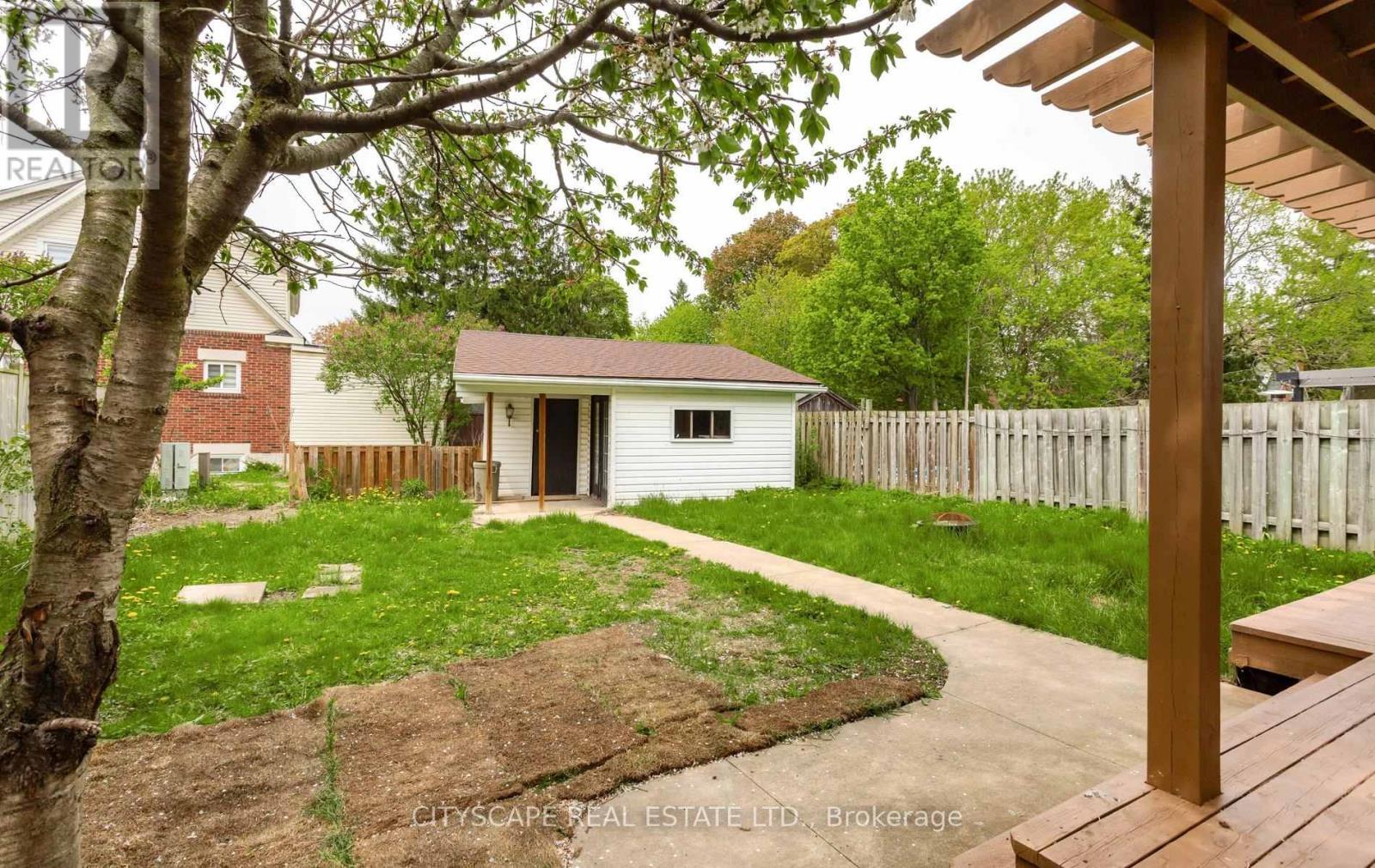 446 Argyle Street, Cambridge, ON - Outdoor
