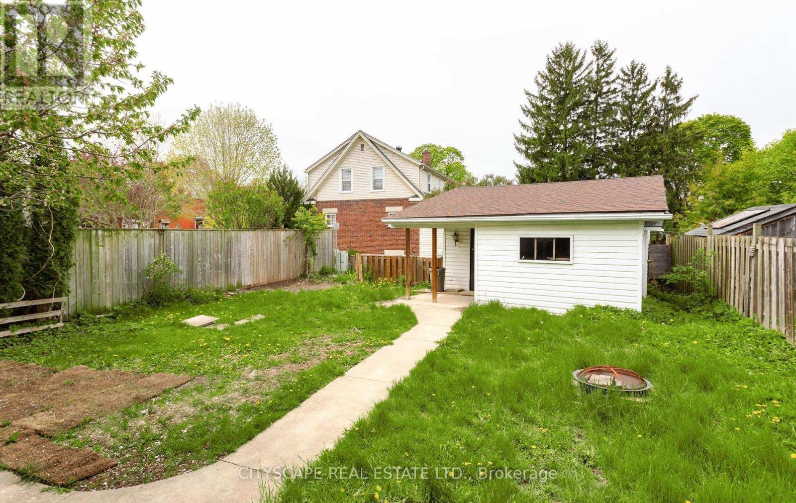 446 Argyle Street, Cambridge, ON - Outdoor