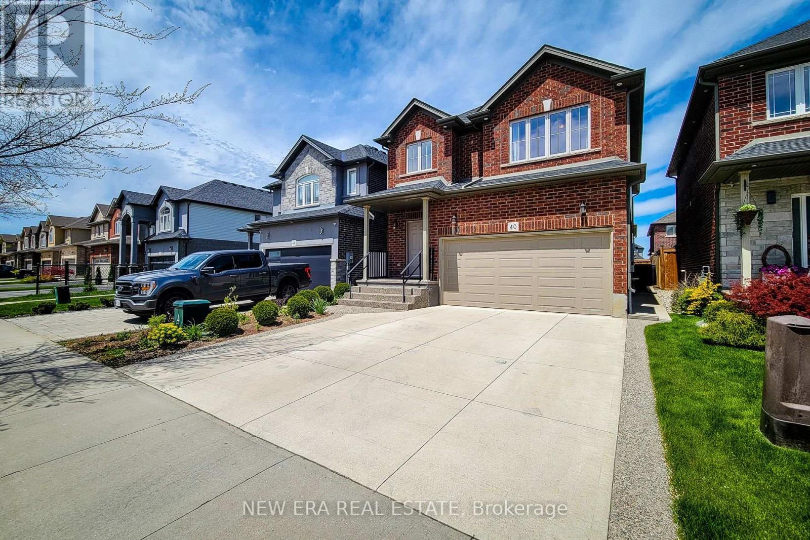 40 Fairgrounds Drive, Hamilton, ON - Outdoor With Facade