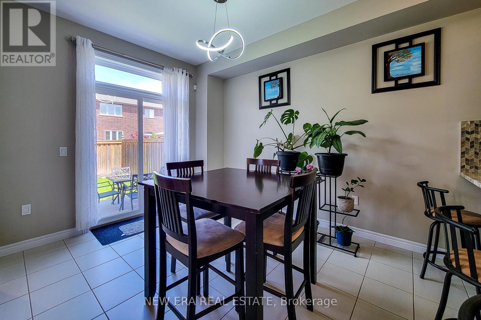 40 Fairgrounds Drive, Hamilton, ON - Indoor Photo Showing Dining Room