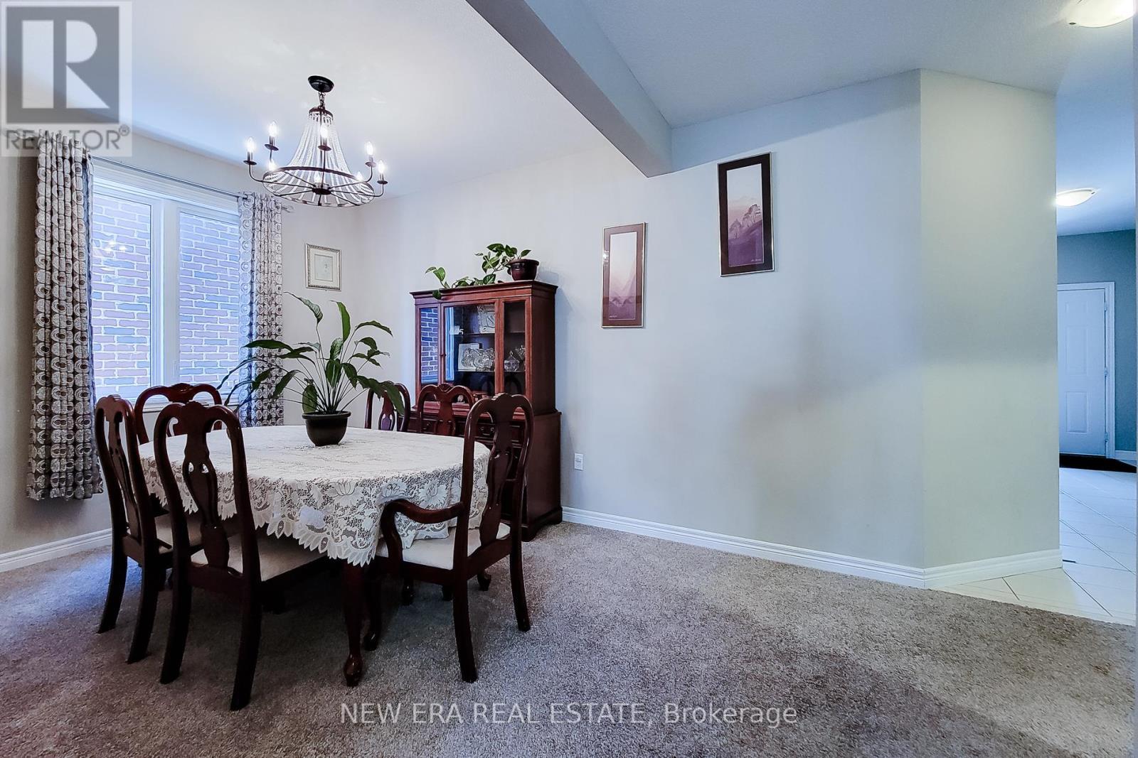 40 Fairgrounds Drive, Hamilton, ON - Indoor Photo Showing Dining Room