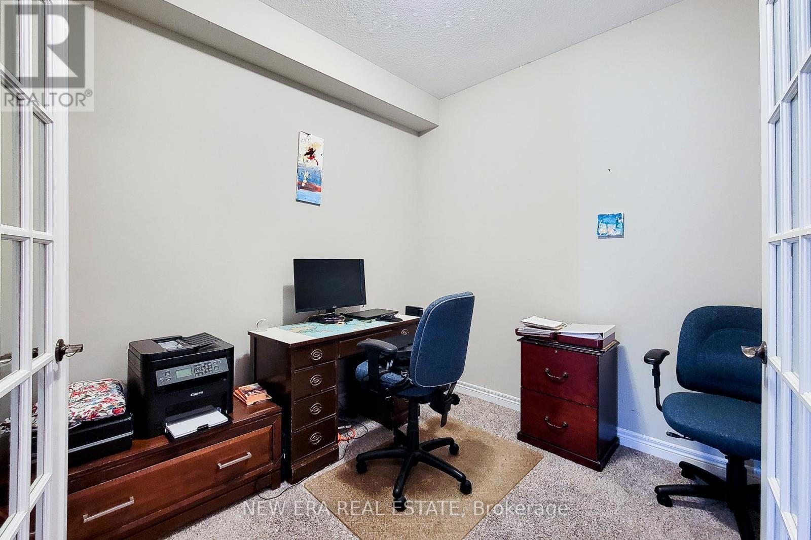 40 Fairgrounds Drive, Hamilton, ON - Indoor Photo Showing Office