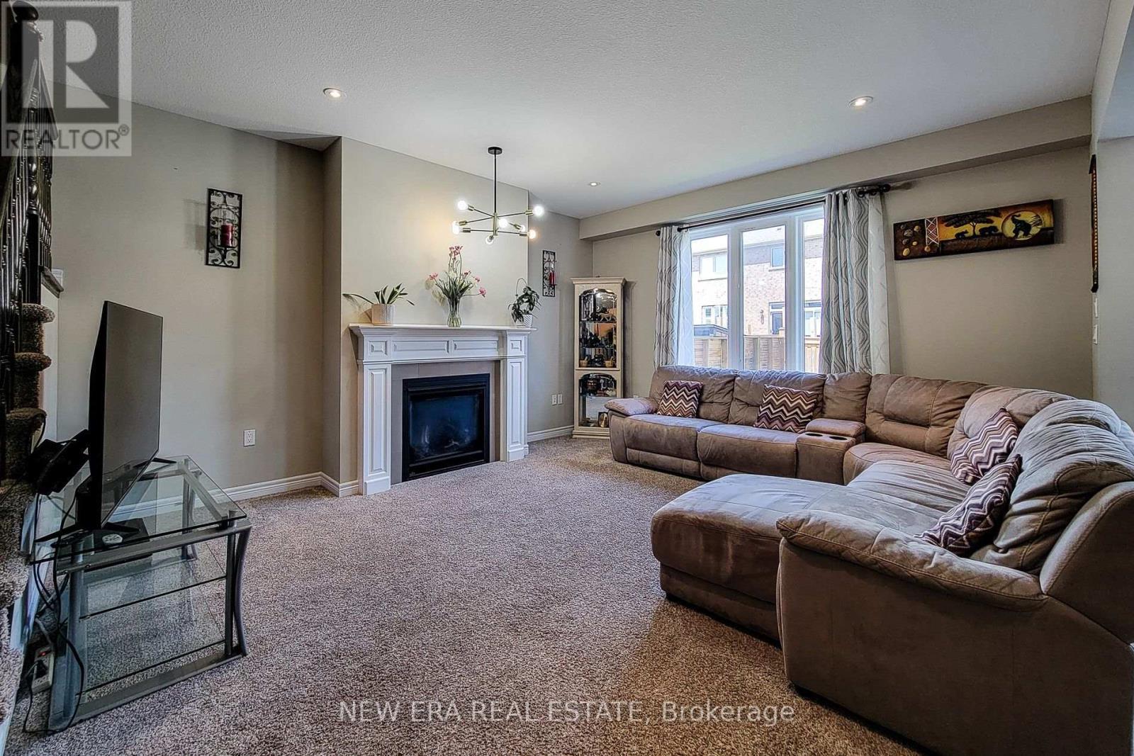 40 Fairgrounds Drive, Hamilton, ON - Indoor Photo Showing Living Room With Fireplace