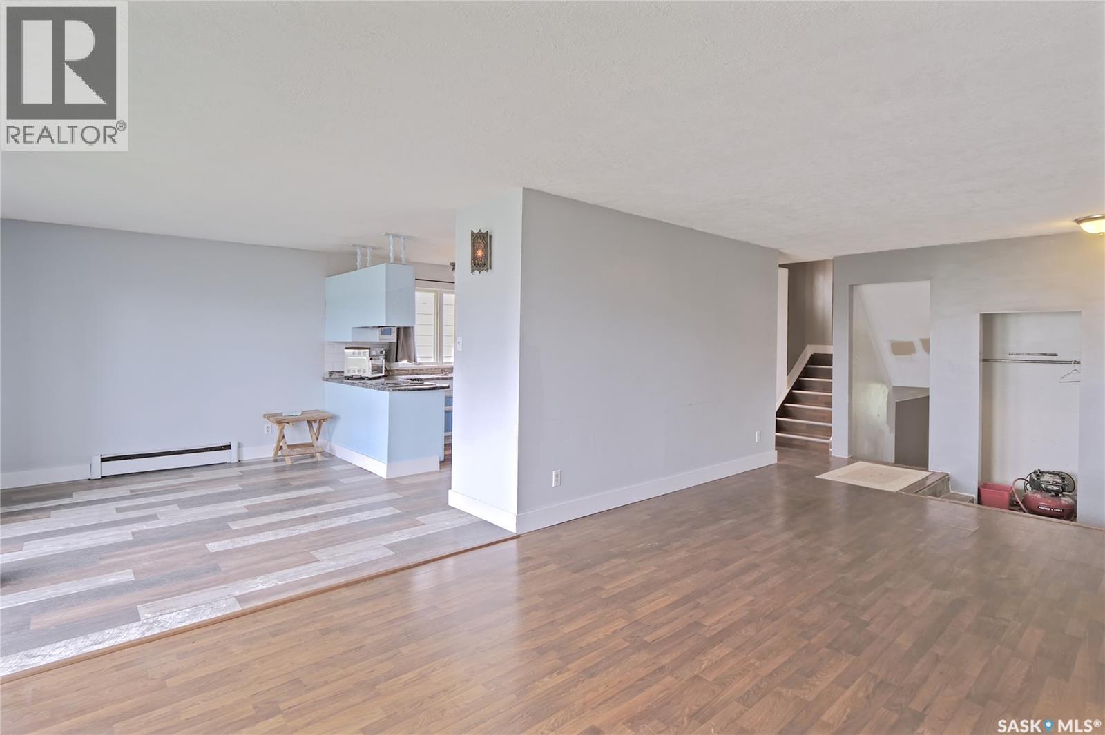 333 Dominion Bay, Central Butte, SK - Indoor