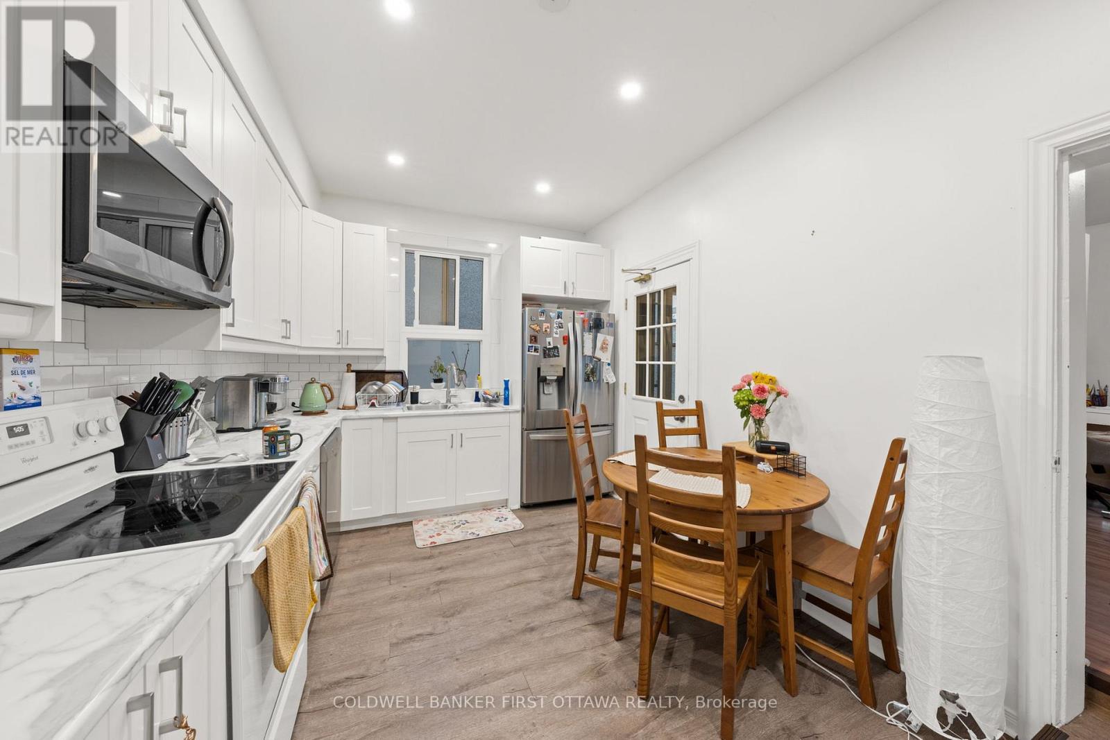 Fully updated kitchen w upgraded appliances. - 277 Arlington Avenue, Ottawa, ON - Indoor Photo Showing Kitchen