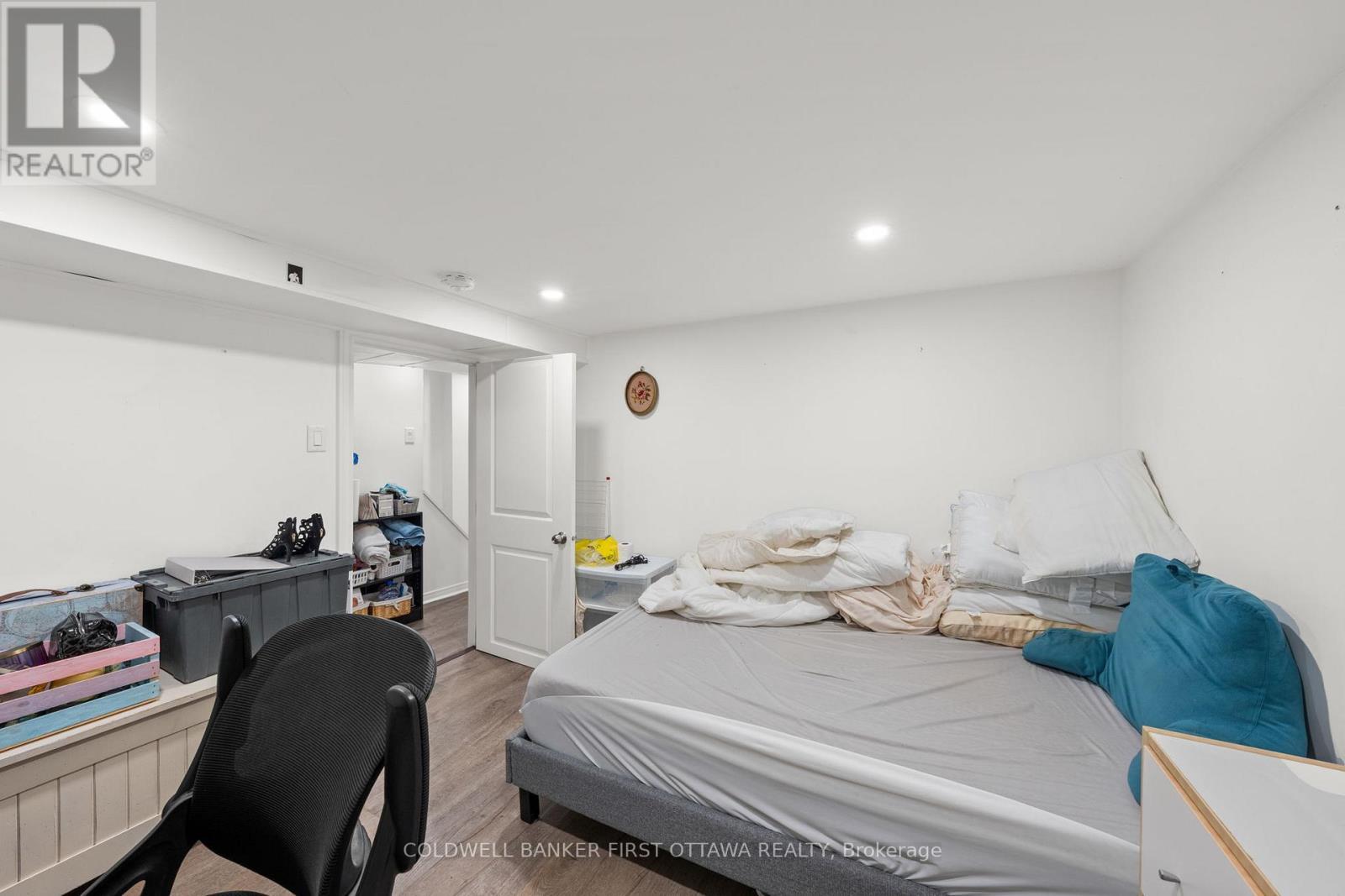 Pot lights above and space for desk. - 277 Arlington Avenue, Ottawa, ON - Indoor Photo Showing Bedroom