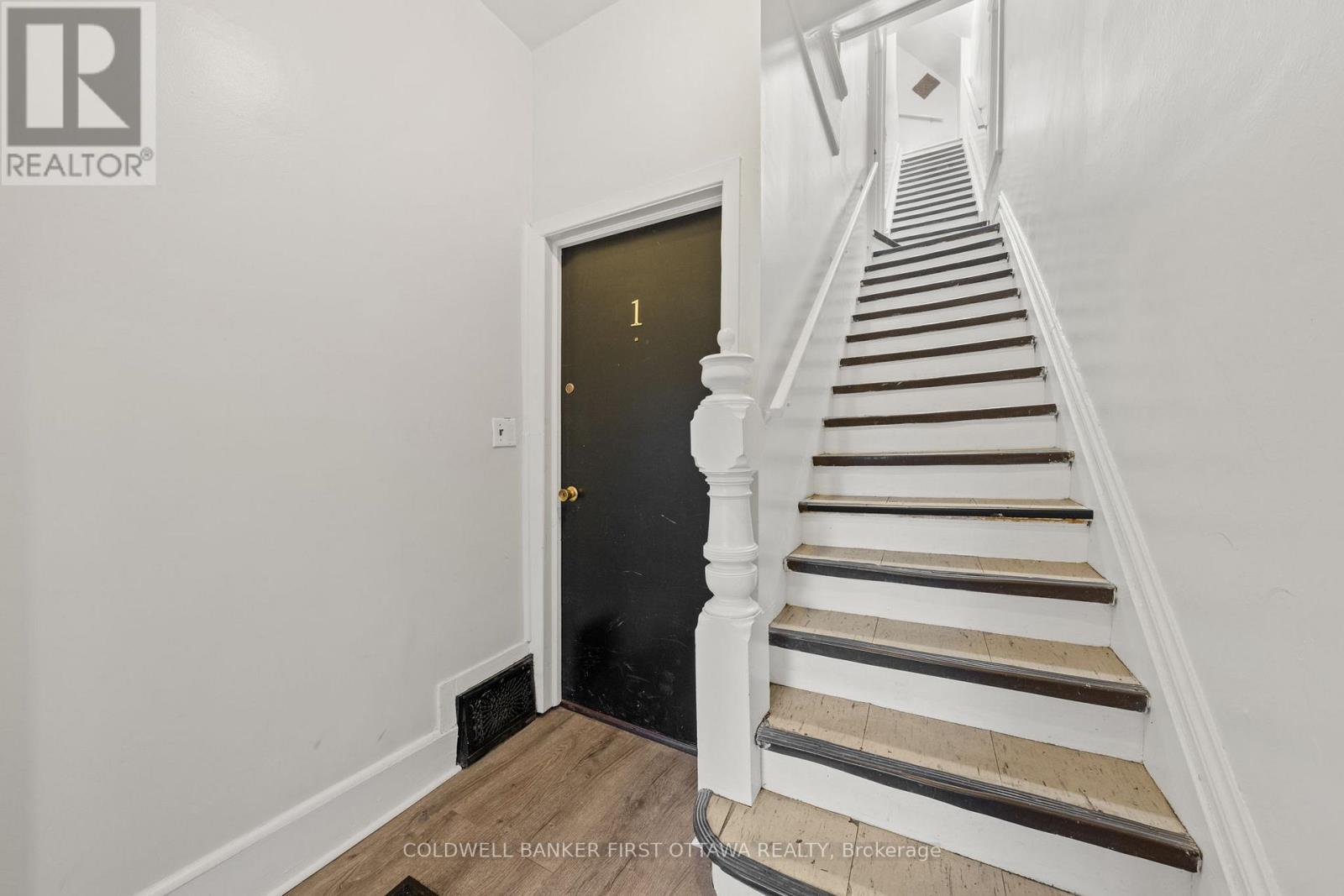 Main common foyer with stairs to unit 2 & 3! - 277 Arlington Avenue, Ottawa, ON - Indoor Photo Showing Other Room