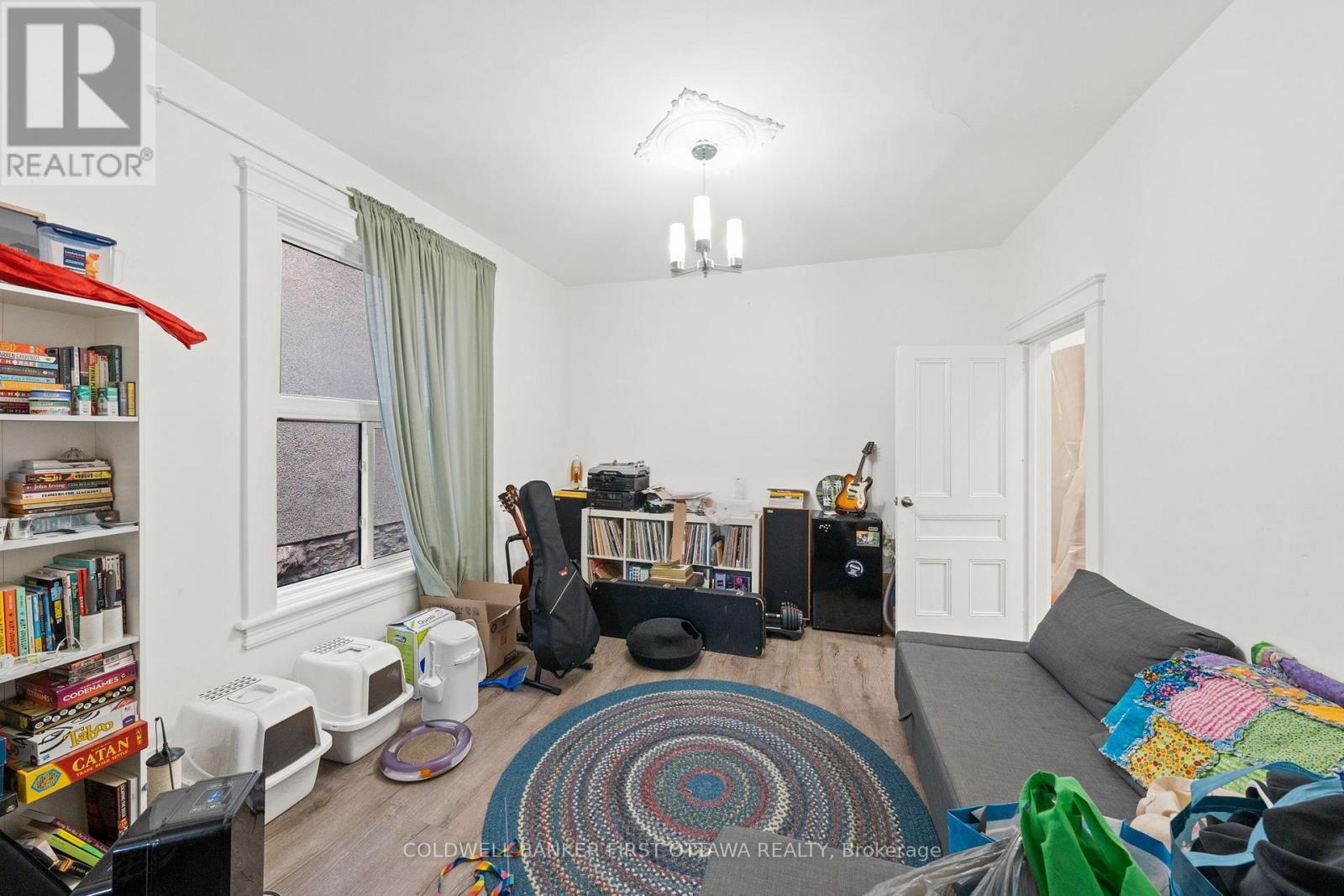 Dining room- currently used as addtl living space. - 277 Arlington Avenue, Ottawa, ON - Indoor